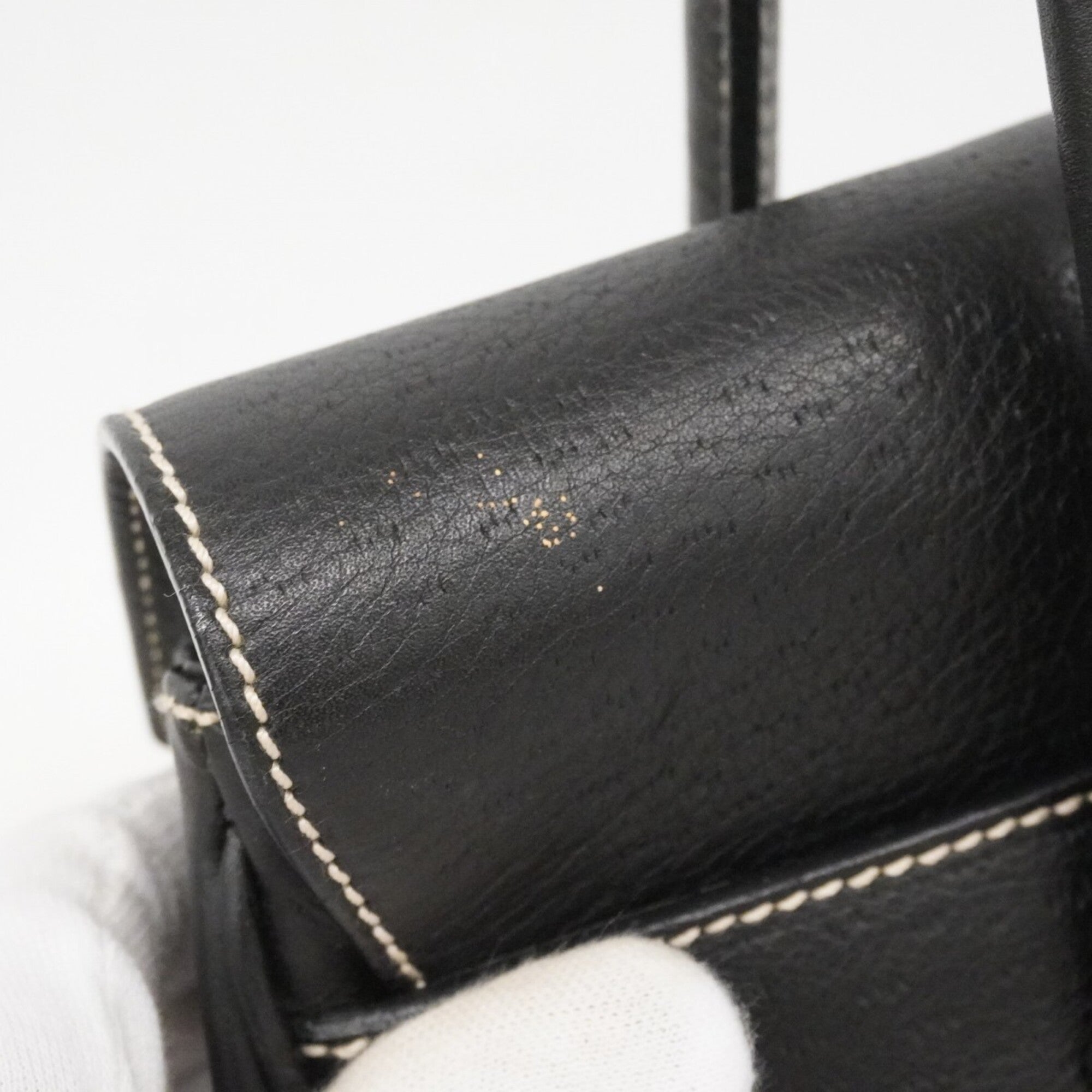 Salvatore Ferragamo Black Leather Handbag (Pre-Owned)