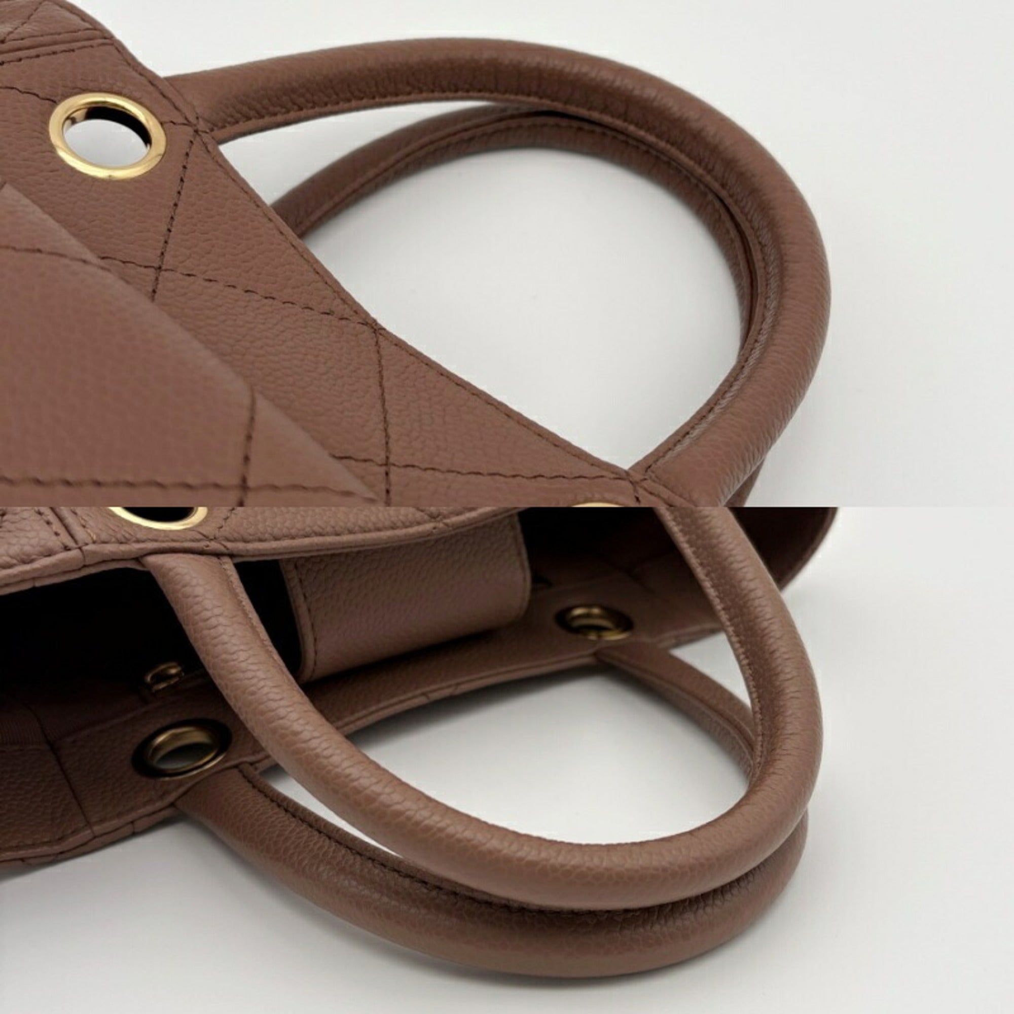 Chanel Brown Leather Shoulder Bag (Pre-Owned)