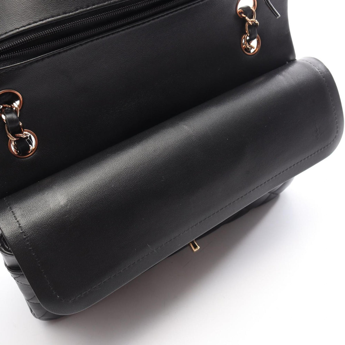 Chanel Matelasse Black Leather Handbag Shoulder Bag (Pre-Owned)