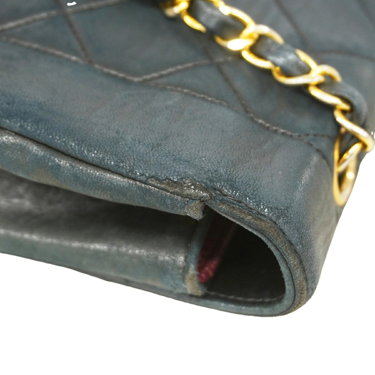 Chanel Black Leather Shoulder Bag (Pre-Owned)