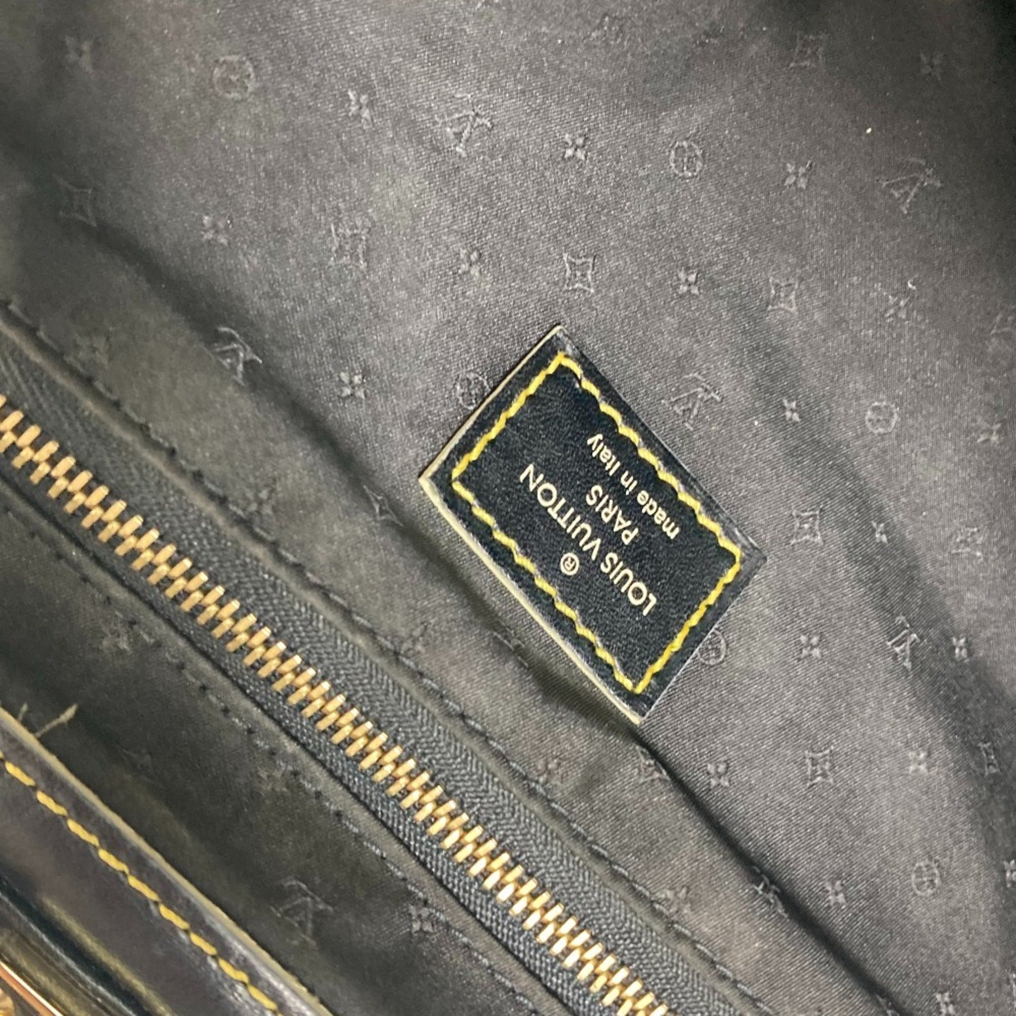 Louis Vuitton Black Noir Suhali Leather Handbag (Pre-Owned)