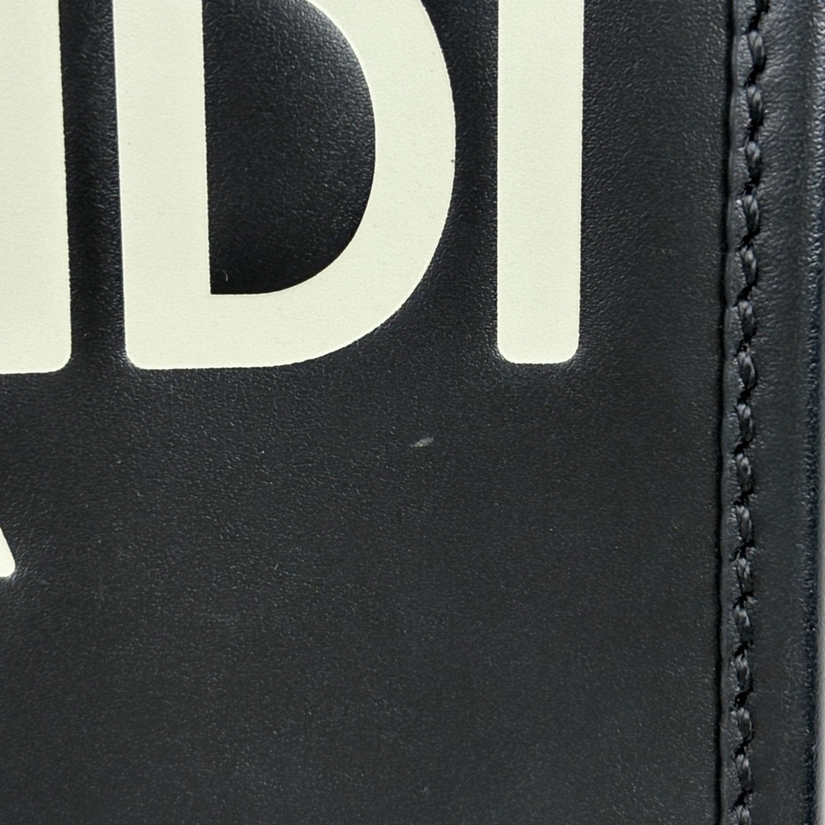 Fendi Black Leather Handbag (Pre-Owned)