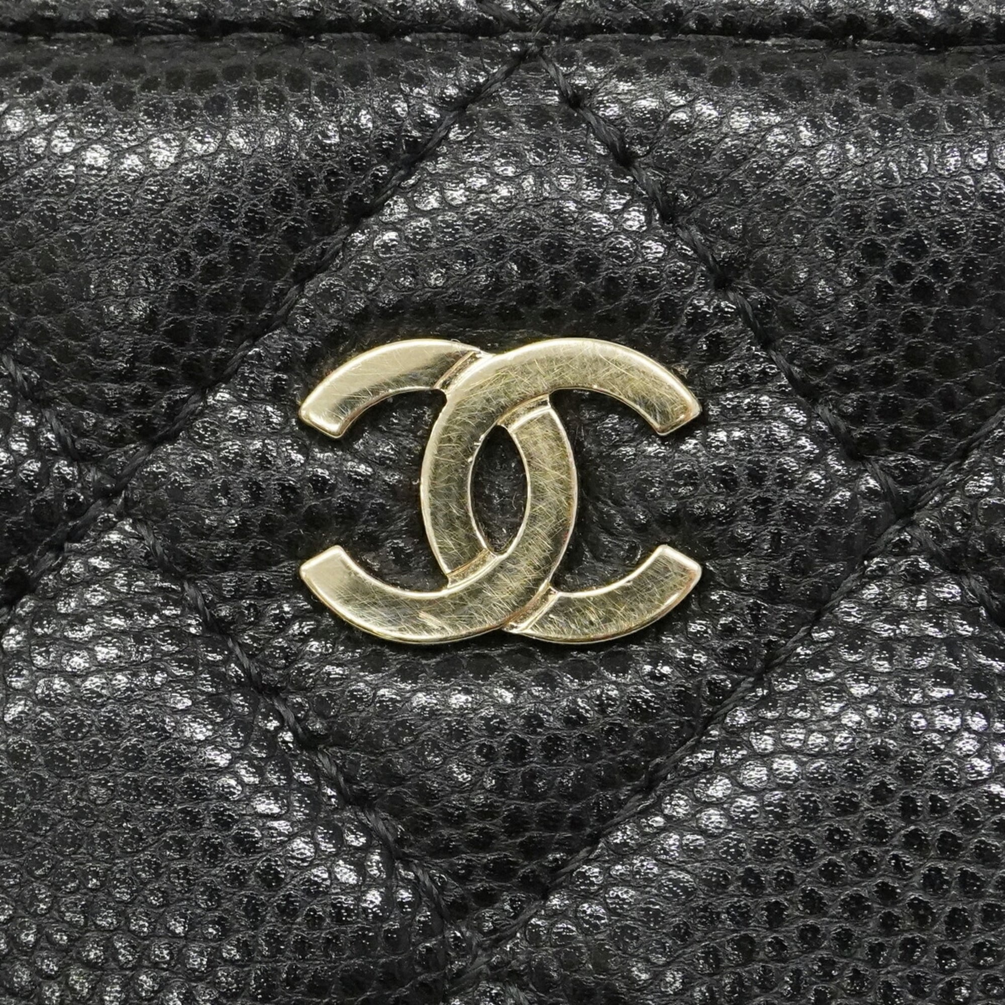 Chanel Black Grained Calfskin Shoulder Bag (Pre-Owned)