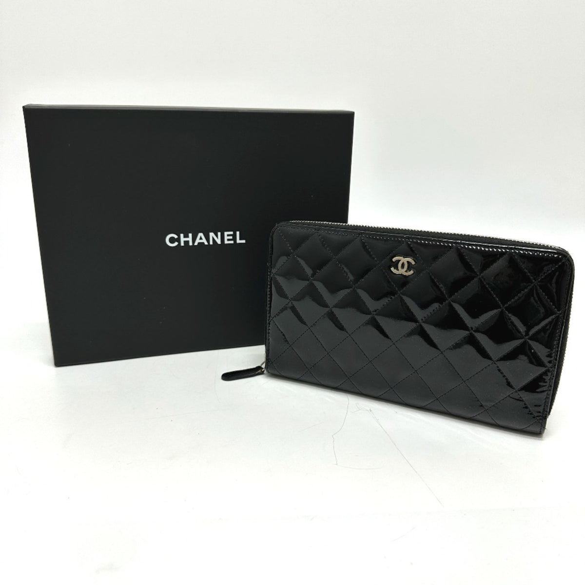 Chanel Black Leather Long Wallet (Bi-Fold) (Pre-Owned)