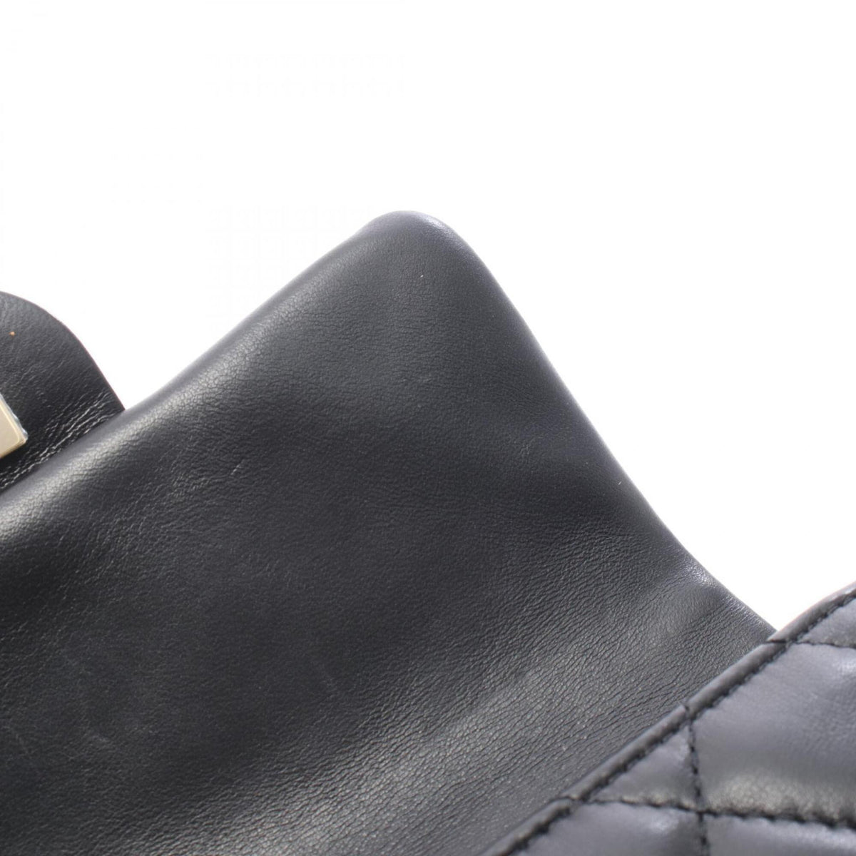Chanel Black Leather Handbag Shoulder Bag (Pre-Owned)