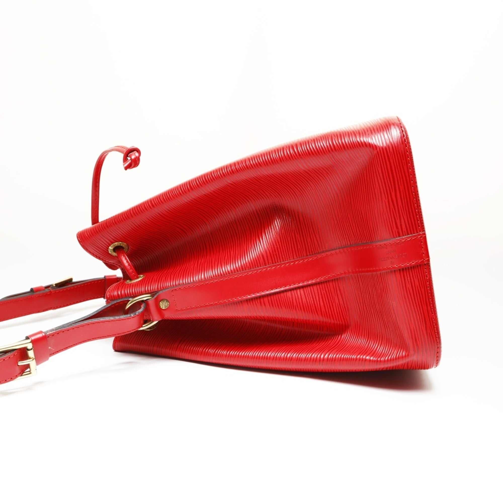 Louis Vuitton Red Color Epi Leather Shoulder Bag (Pre-Owned)