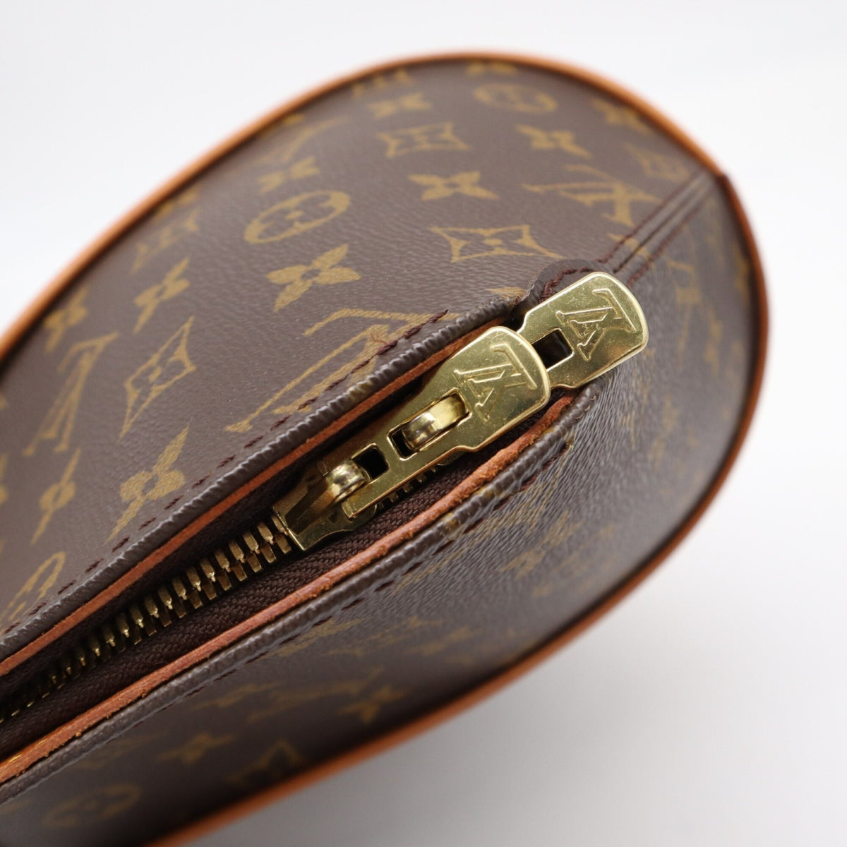 Louis Vuitton Beige Brown Monogram Coated Canvas Leather Handbag (Pre-Owned)