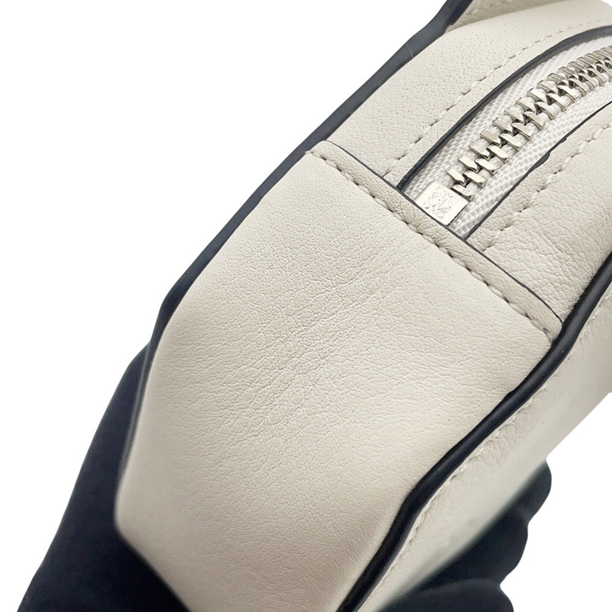 Loewe Hammock White Leather Handbag (Pre-Owned)