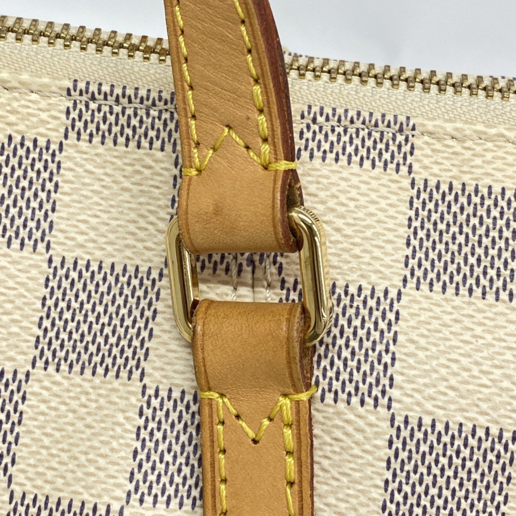 Louis Vuitton White Tote Bag (Pre-Owned)