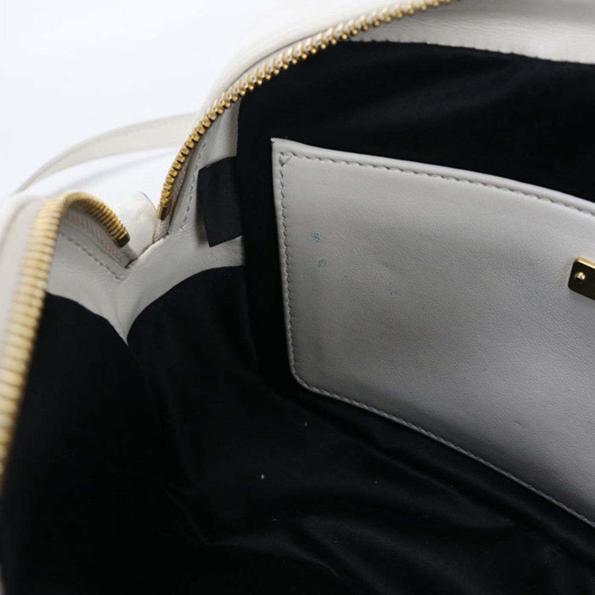 Miu Miu White Leather Shoulder Bag (Pre-Owned)