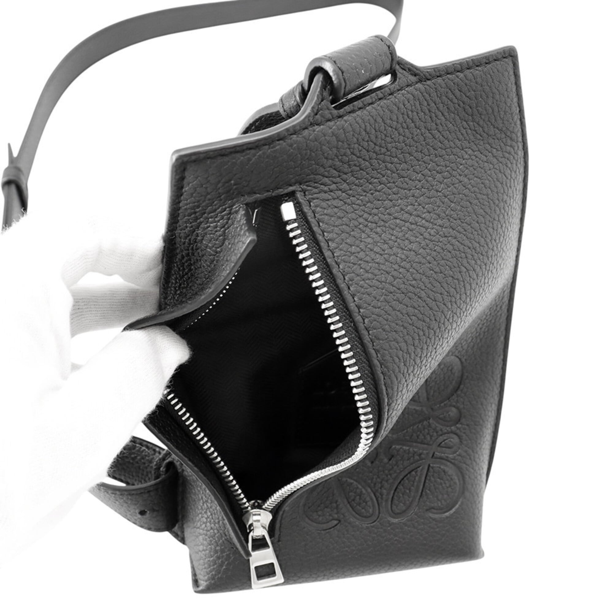 Loewe Black Leather Handbag Sling Bag (Pre-Owned)