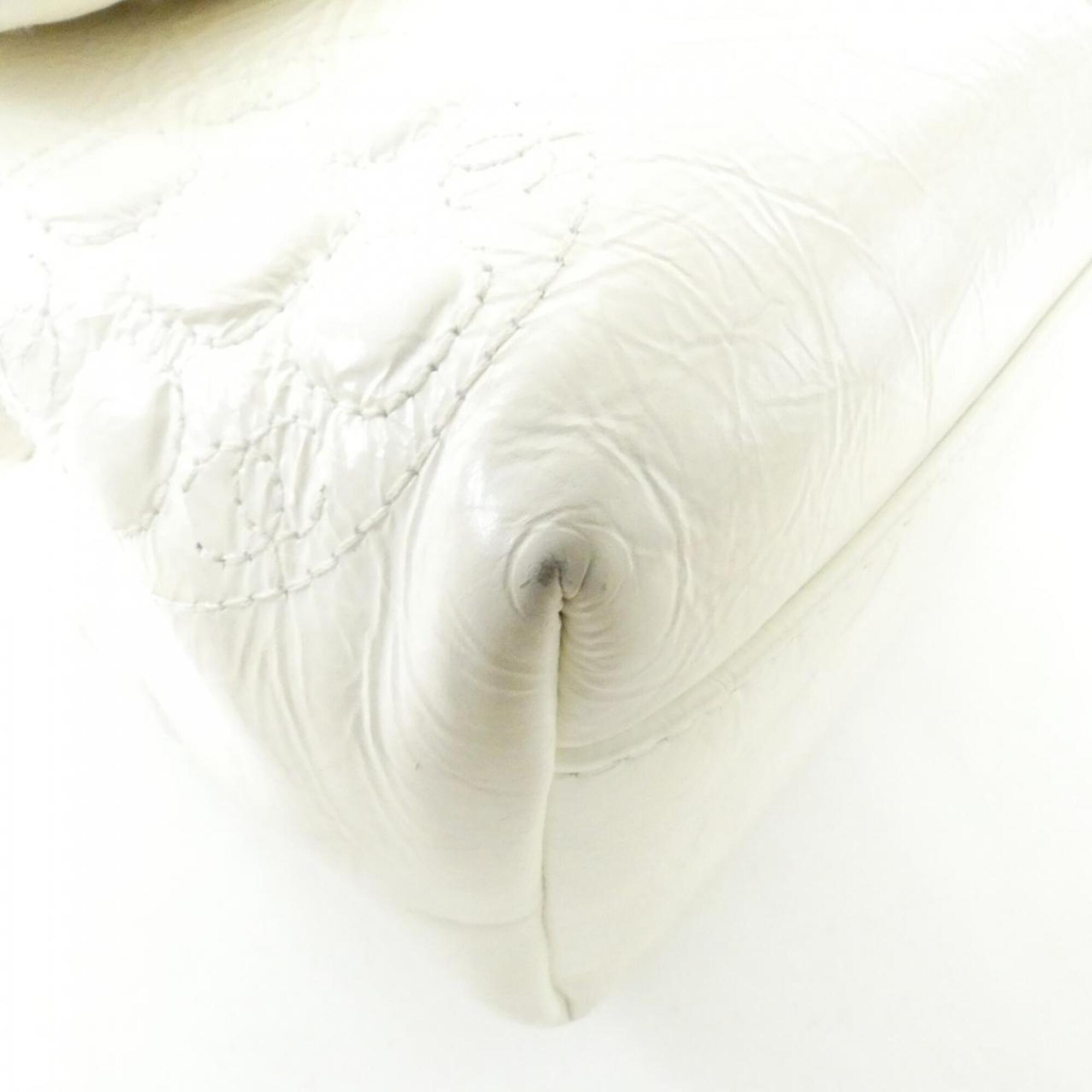 Chanel White Leather Shoulder Bag (Pre-Owned)