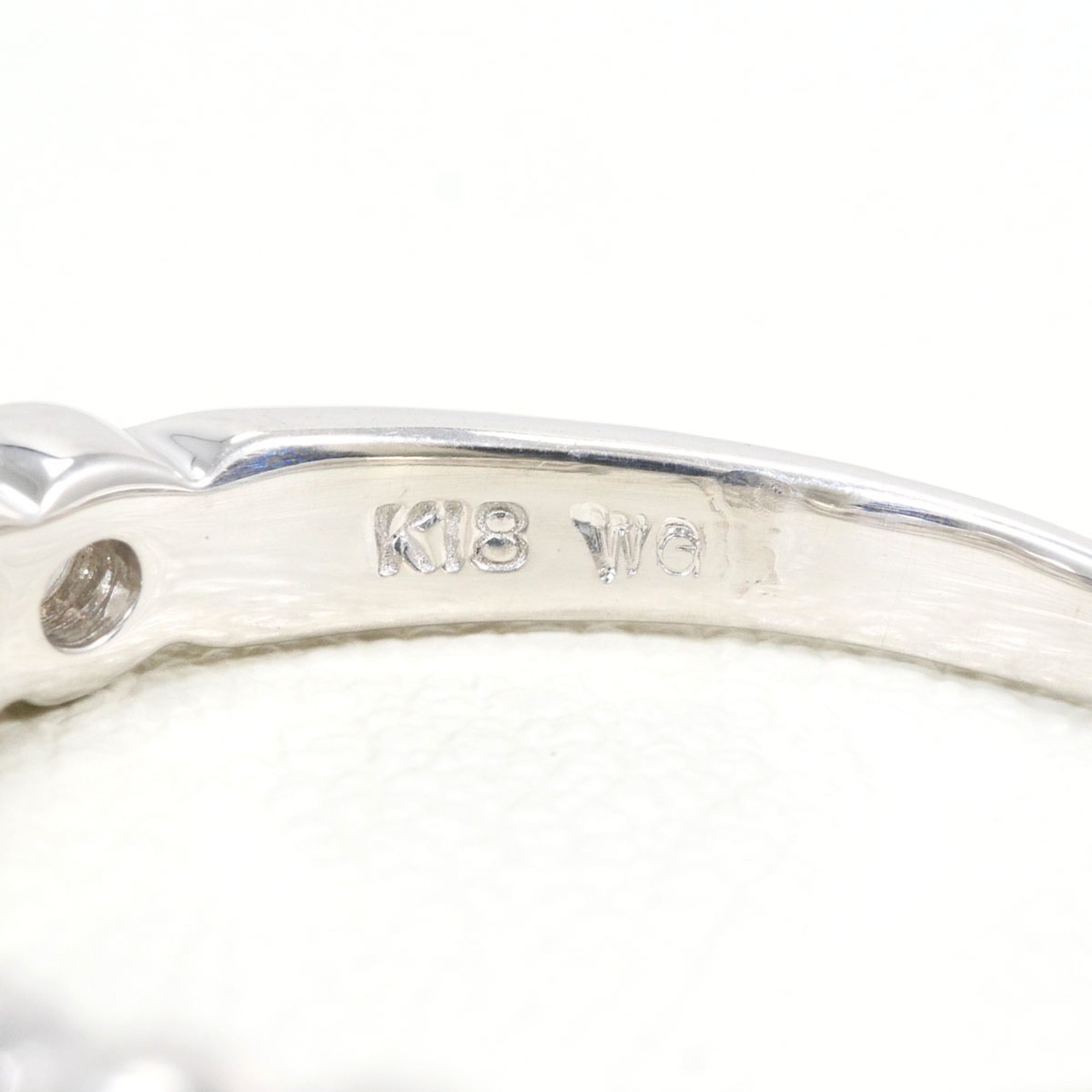 Unbranded White Gold White Gold (18K) Band Ring (Pre-Owned)