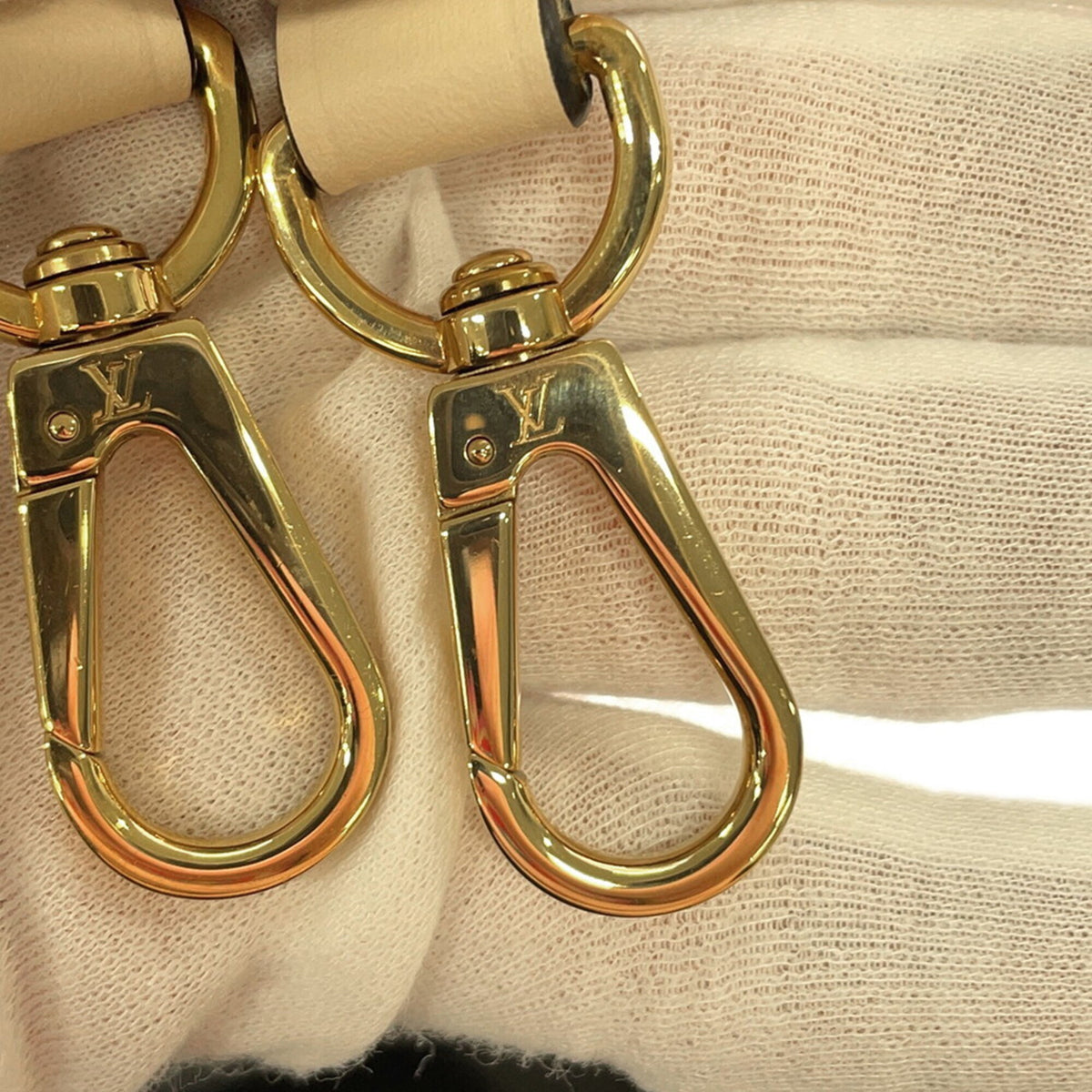 Louis Vuitton Monogram Monogram Noir Monogram Handbag Shoulder Bag (Pre-Owned)
