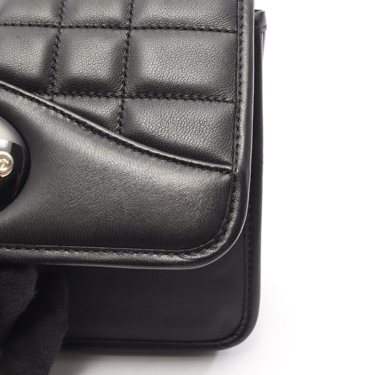 Chanel Black Leather Handbag Shoulder Bag (Pre-Owned)
