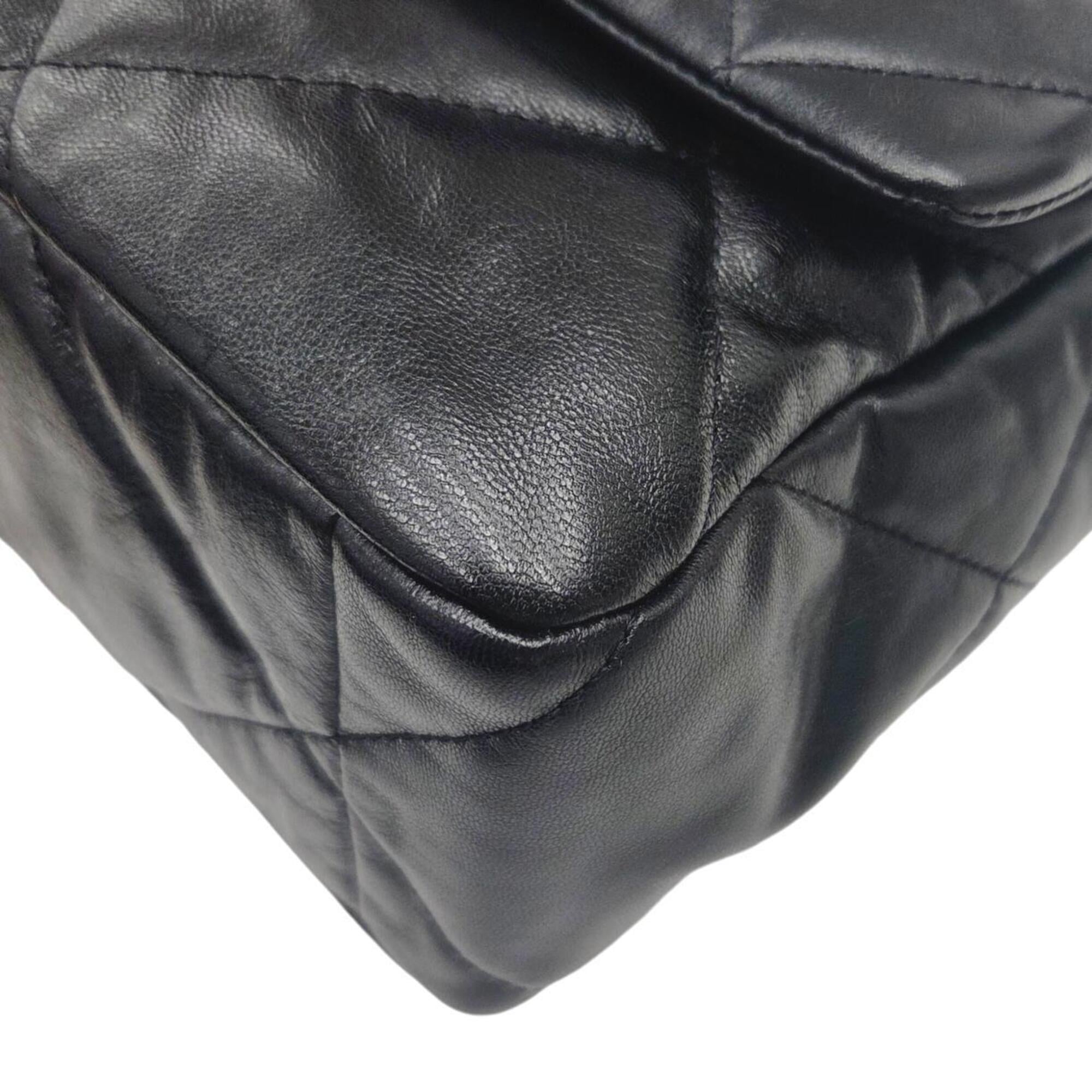 Chanel Black Leather Shoulder Bag (Pre-Owned)