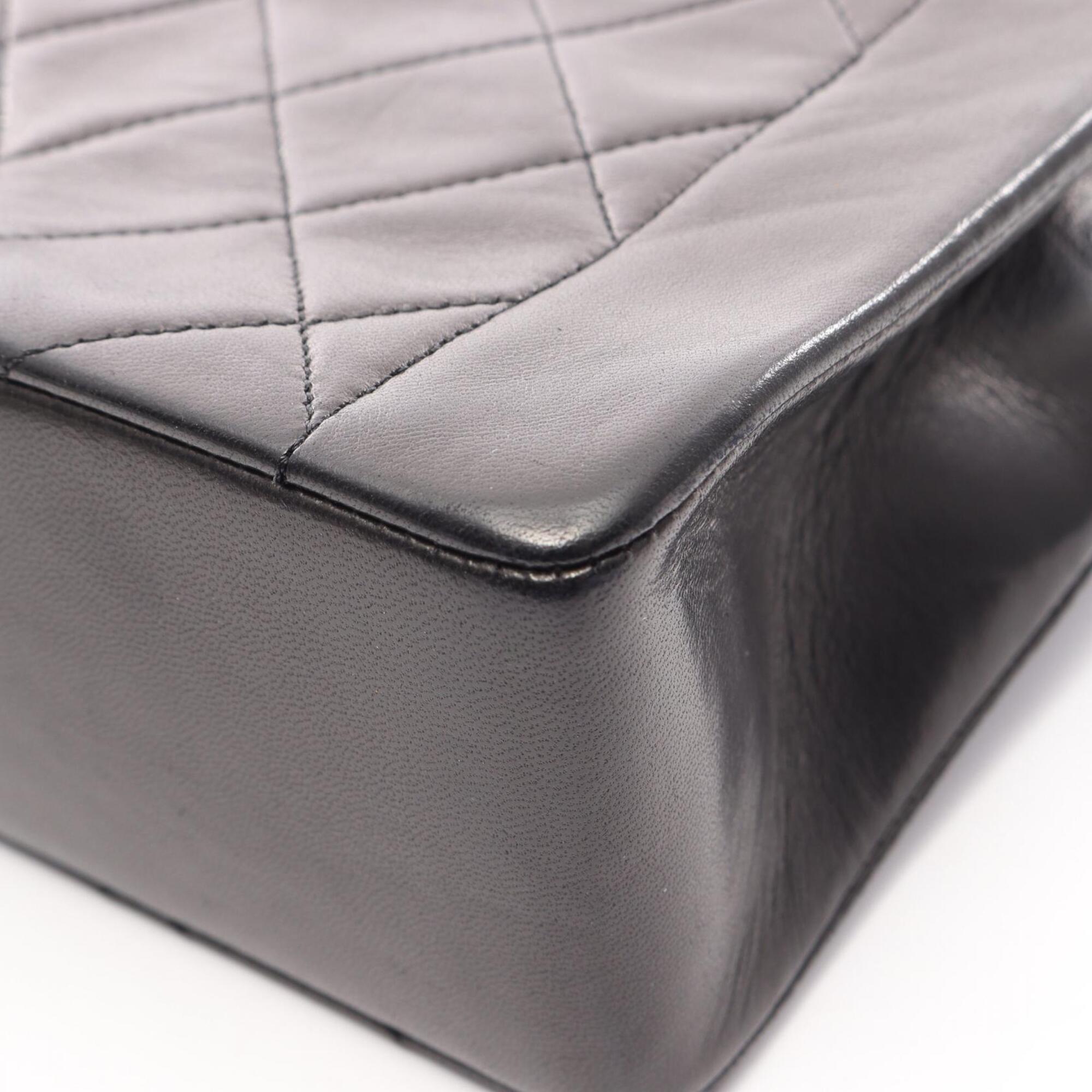 Chanel Black Leather Handbag Shoulder Bag (Pre-Owned)