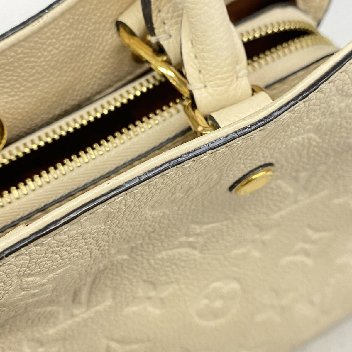Louis Vuitton Cream Handbag (Pre-Owned)