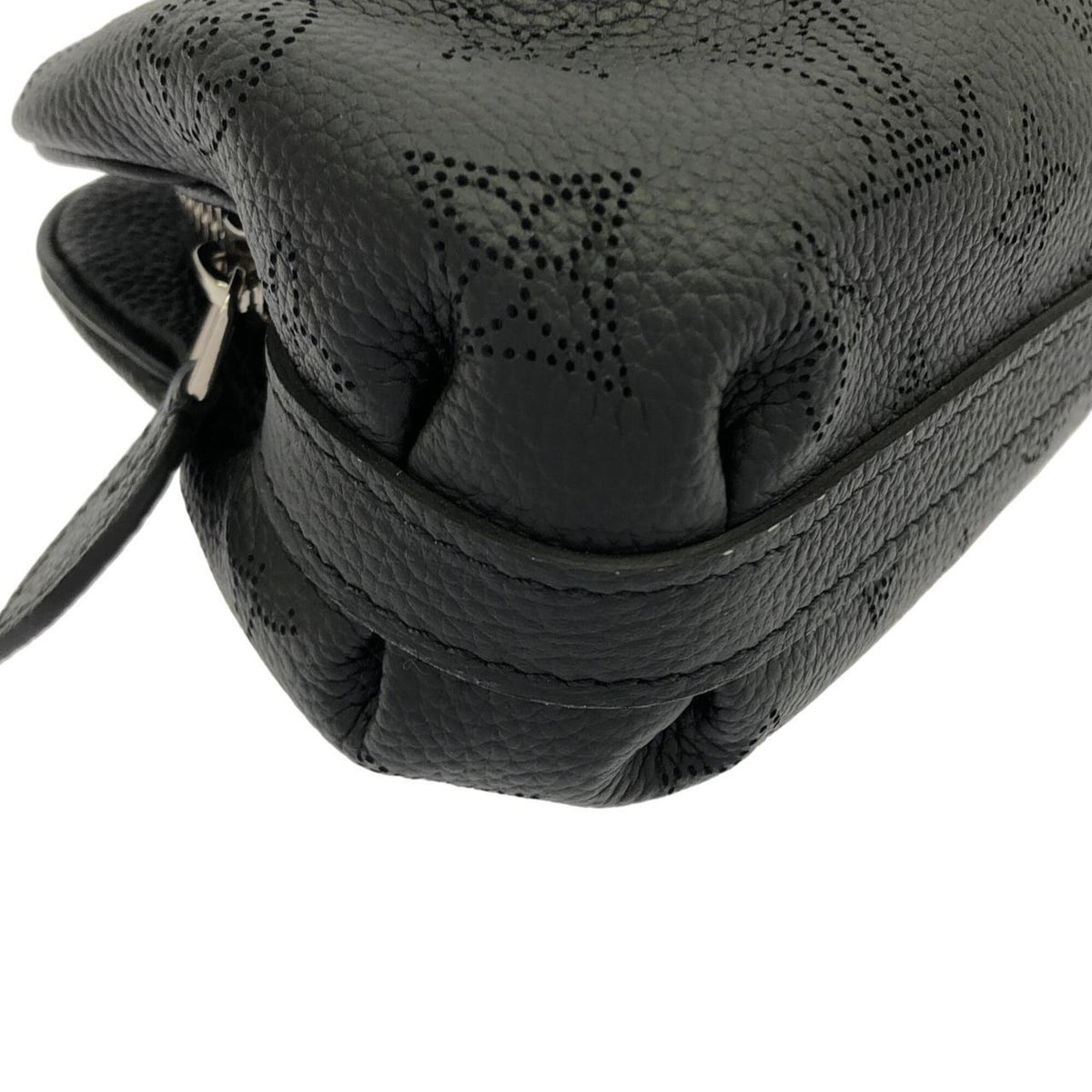 Louis Vuitton Black Leather Shoulder Bag (Pre-Owned)