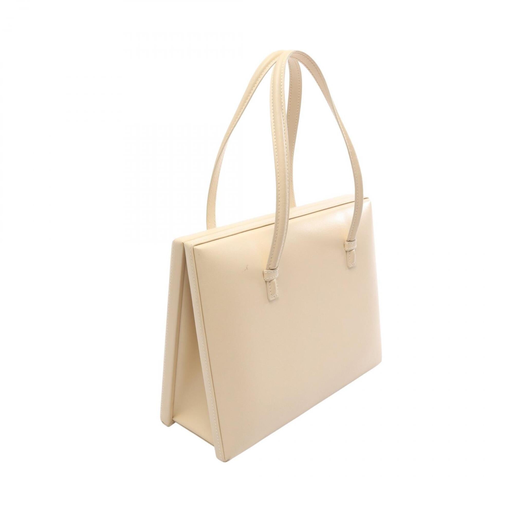 Loewe Ivory Leather Handbag (Pre-Owned)