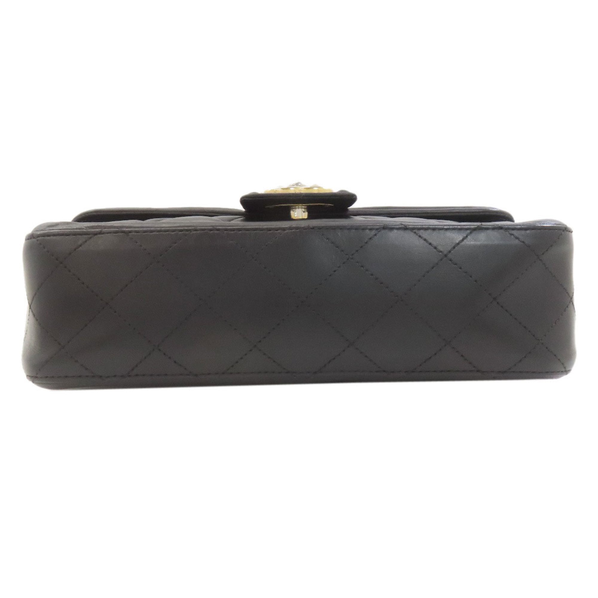 Chanel Black Leather Shoulder Bag (Pre-Owned)