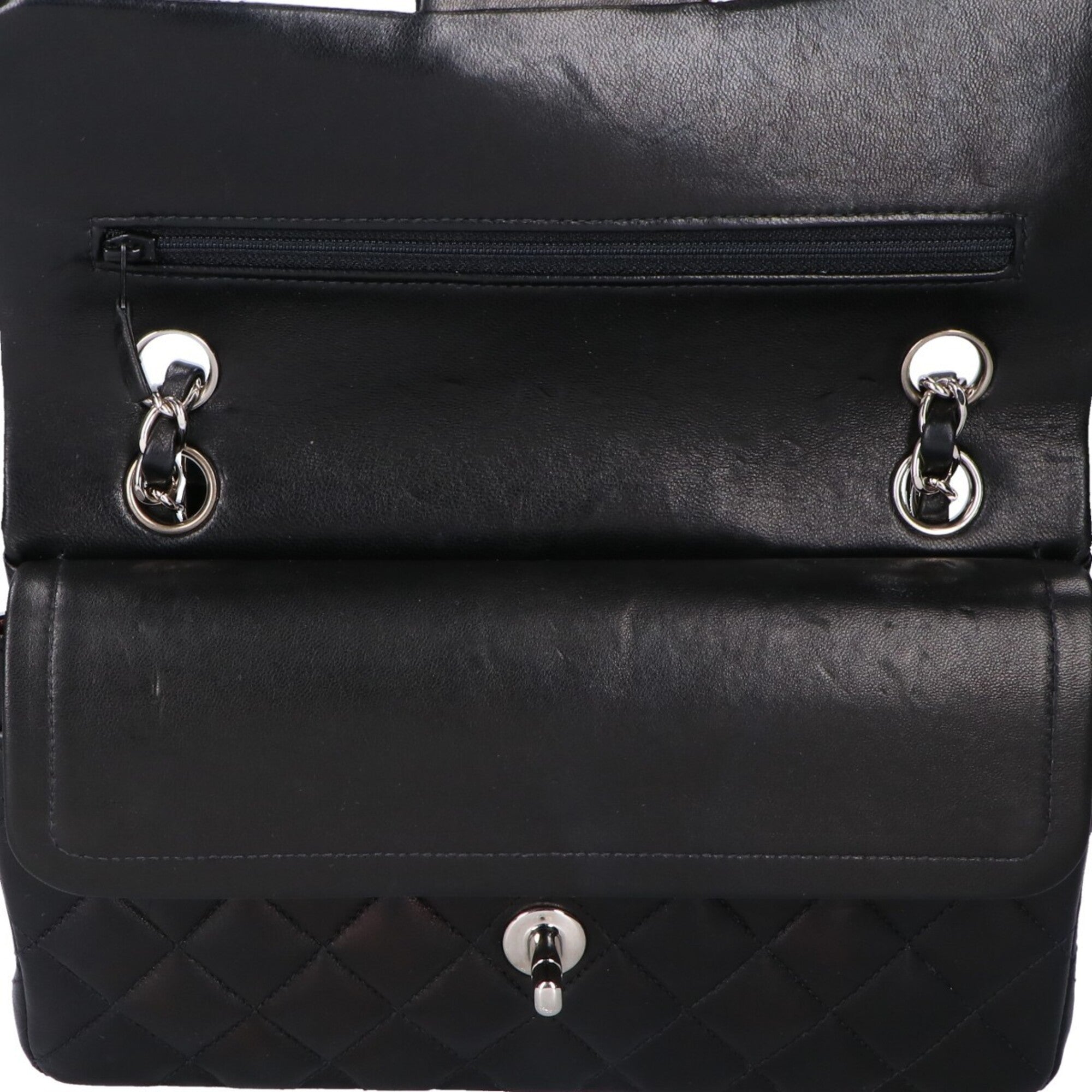 Chanel Matelasse Black Leather Shoulder Bag (Pre-Owned)
