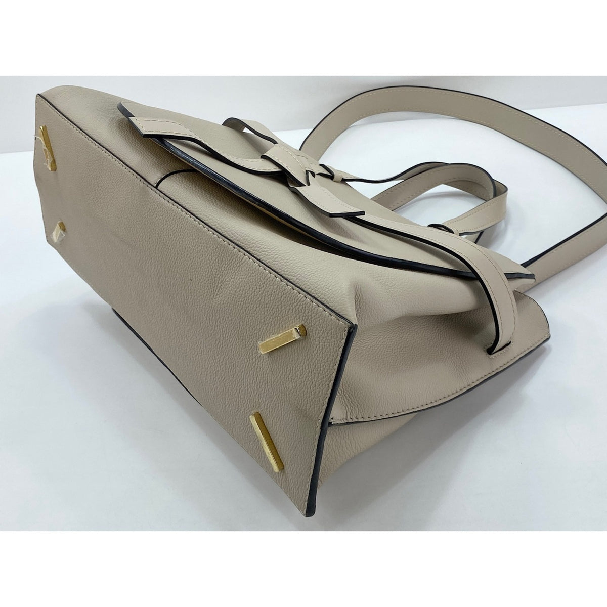 Loewe Beige Handbag (Pre-Owned)