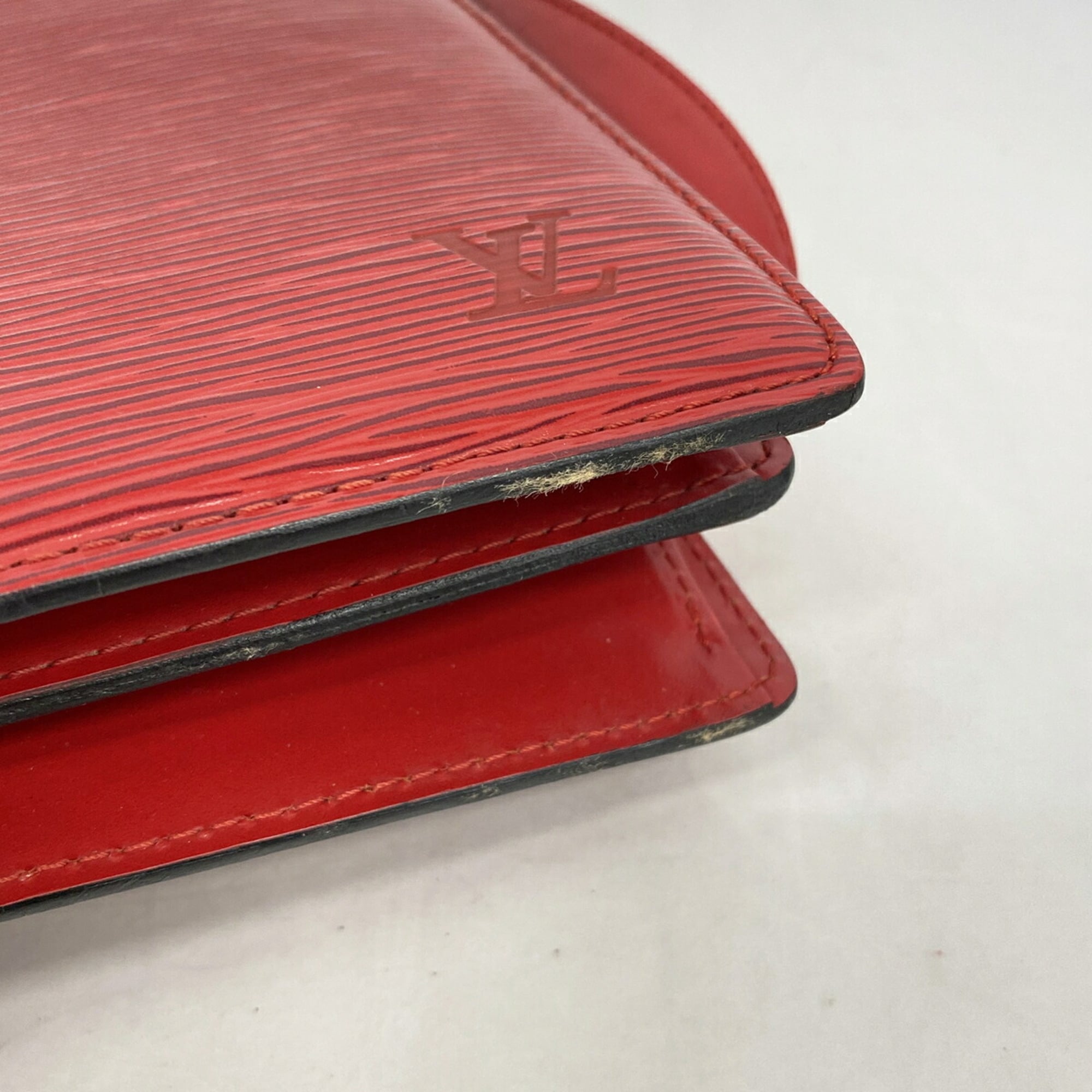 Louis Vuitton Castilian Red Shoulder Bag (Pre-Owned)