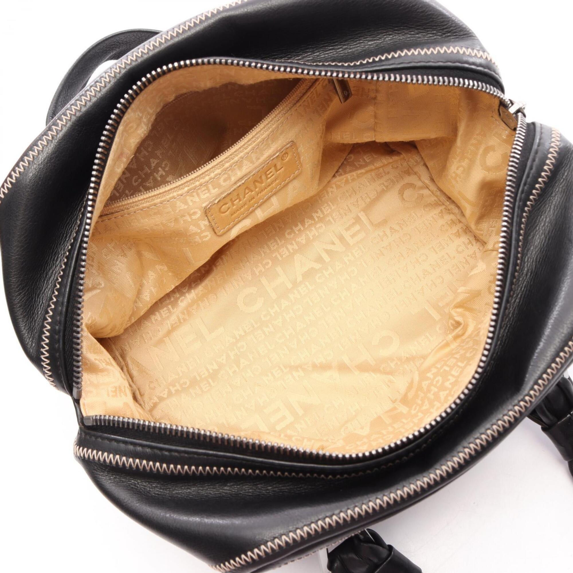 Chanel Black Leather Handbag (Pre-Owned)