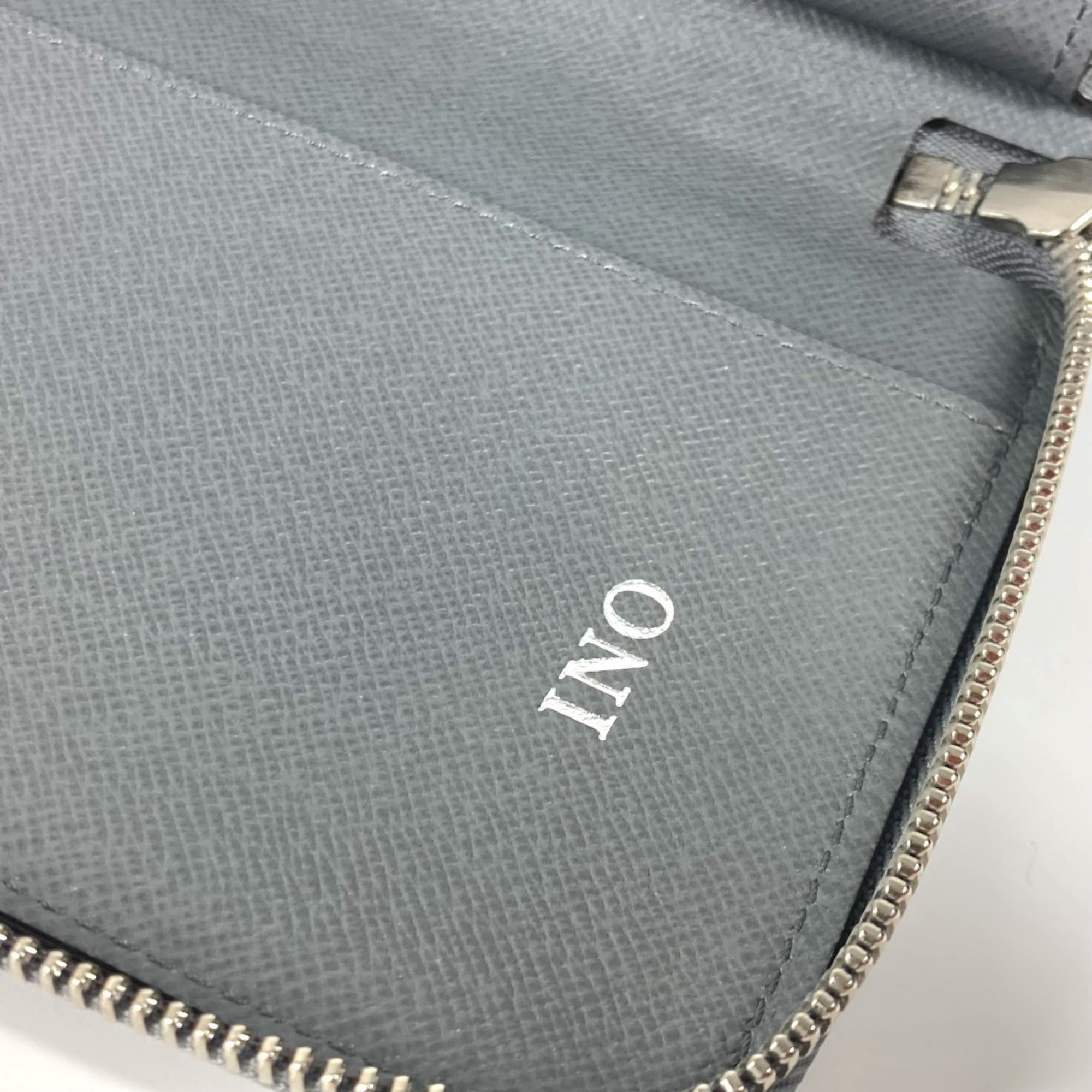 Louis Vuitton Glacier Gray Taiga Leather Long Wallet (Bi-Fold) (Pre-Owned)