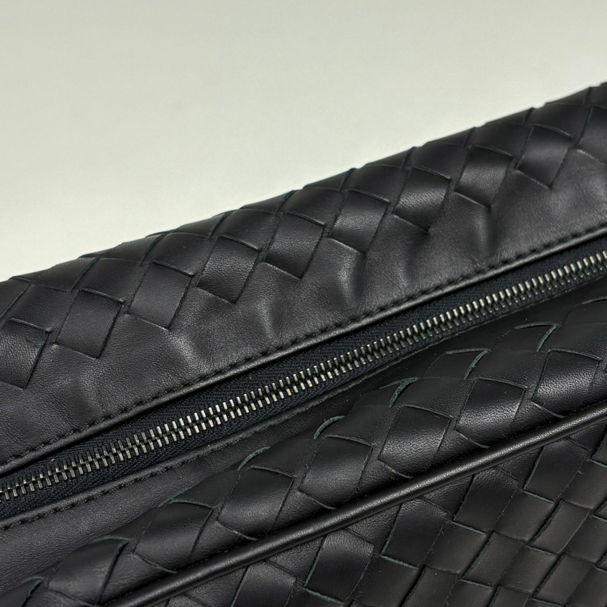 Bottega Veneta Intrecciato Black Leather Handbag (Pre-Owned)