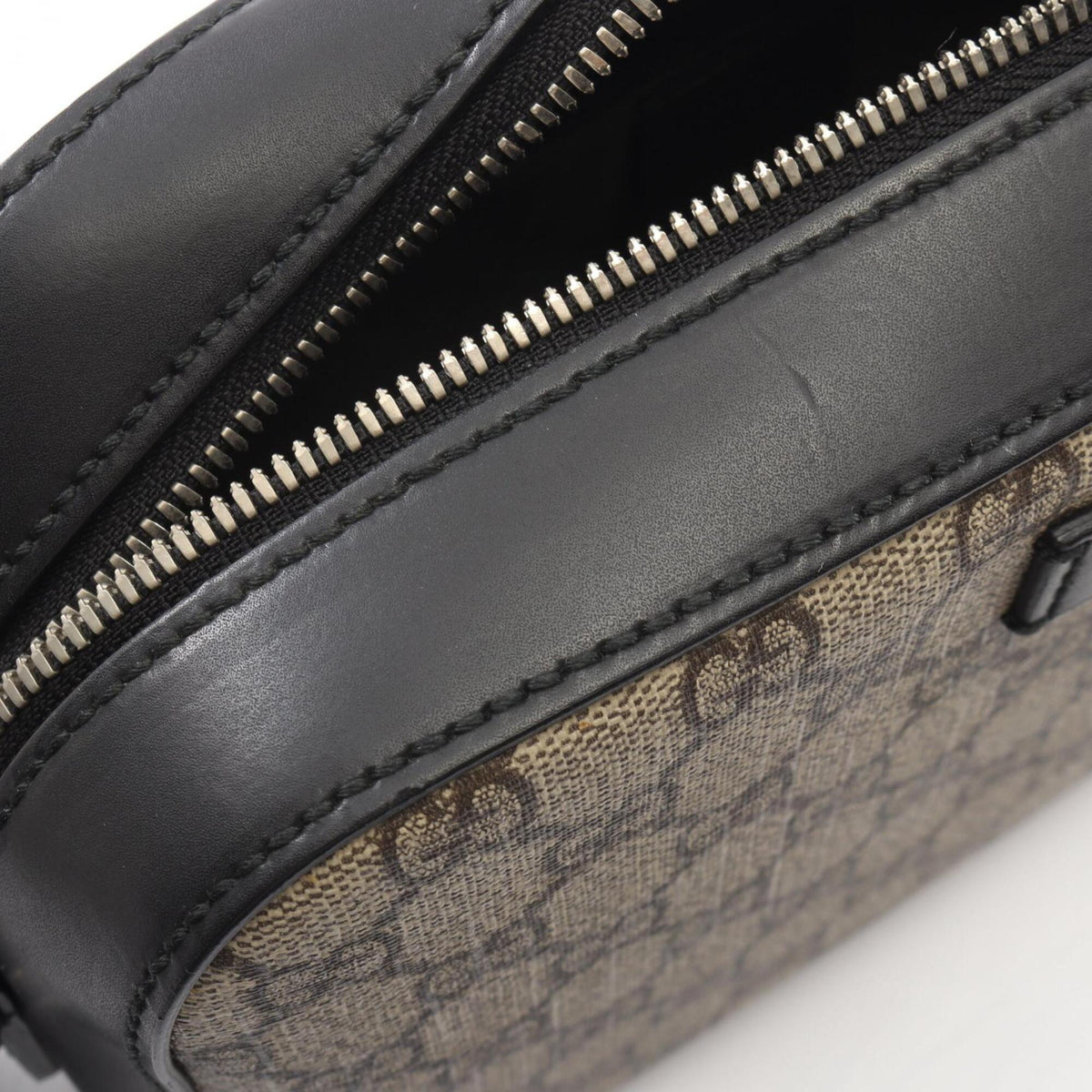 Gucci Beige Black Gg Supreme Handbag Shoulder Bag (Pre-Owned)