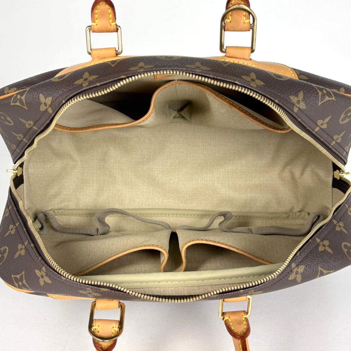 Louis Vuitton Brown Monogram Handbag (Pre-Owned)