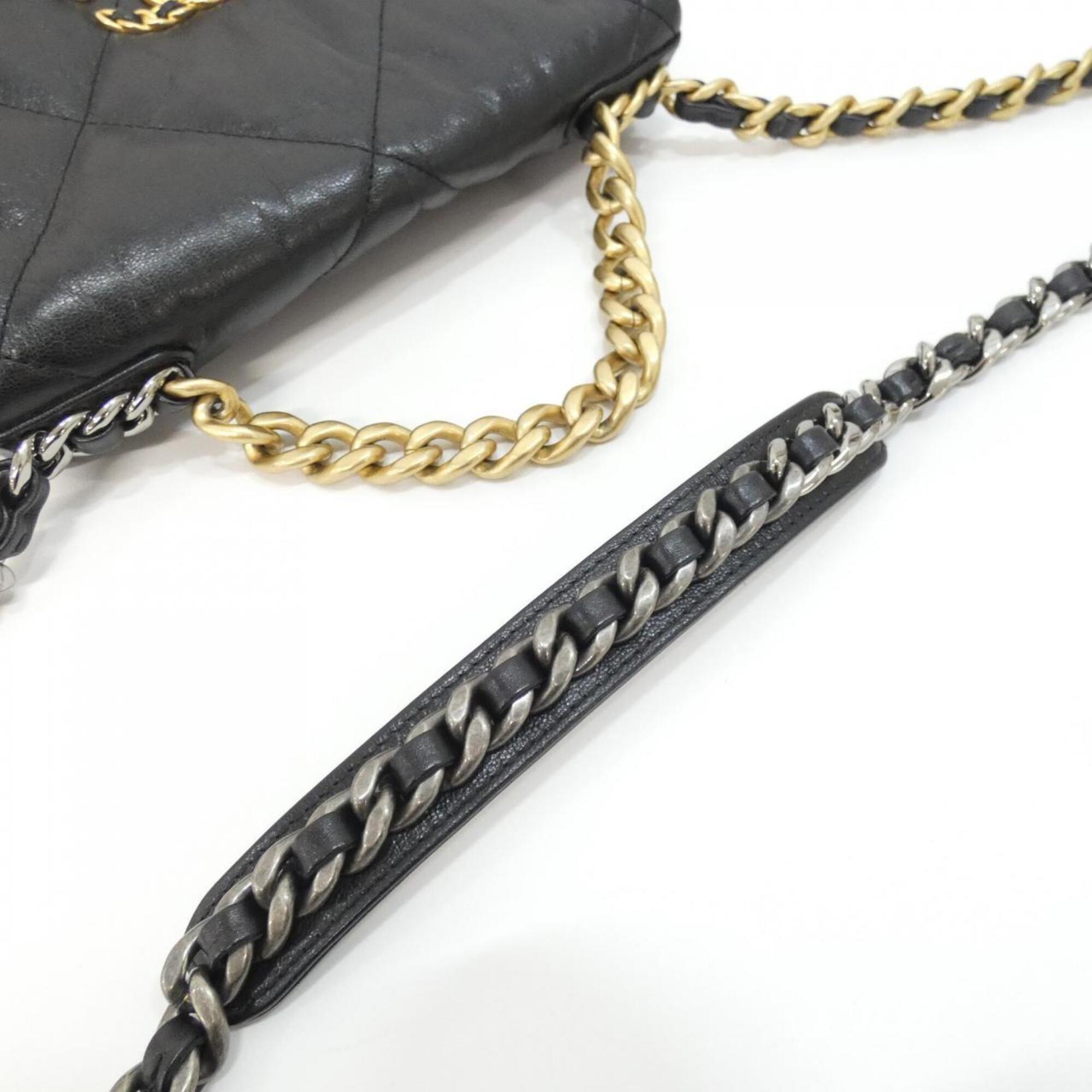 Chanel Black Leather Shoulder Bag (Pre-Owned)