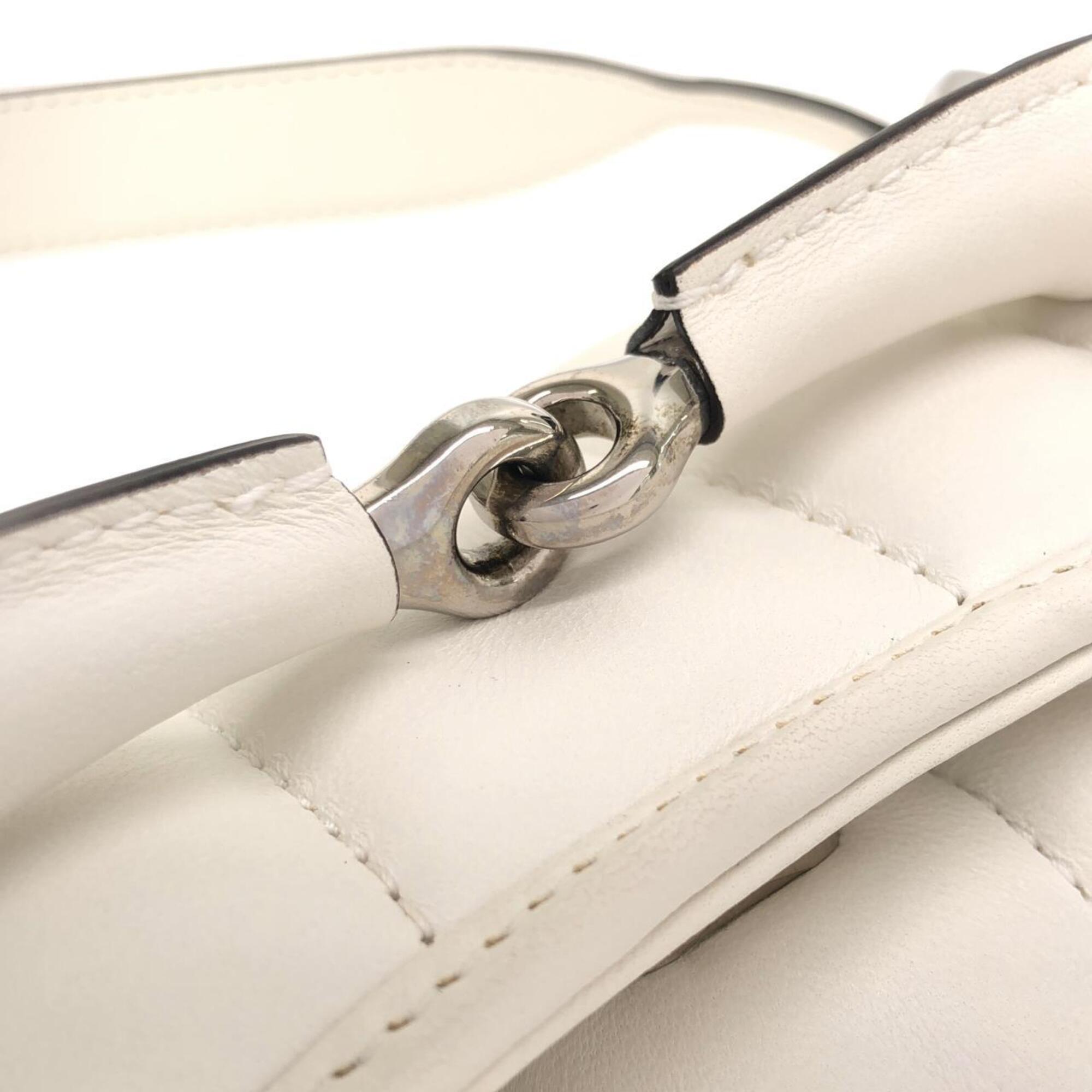 Gucci White Quilting Leather Shoulder Bag (Pre-Owned)