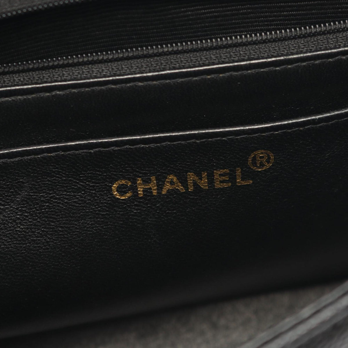Chanel Black Grained Calfskin Handbag Shoulder Bag (Pre-Owned)