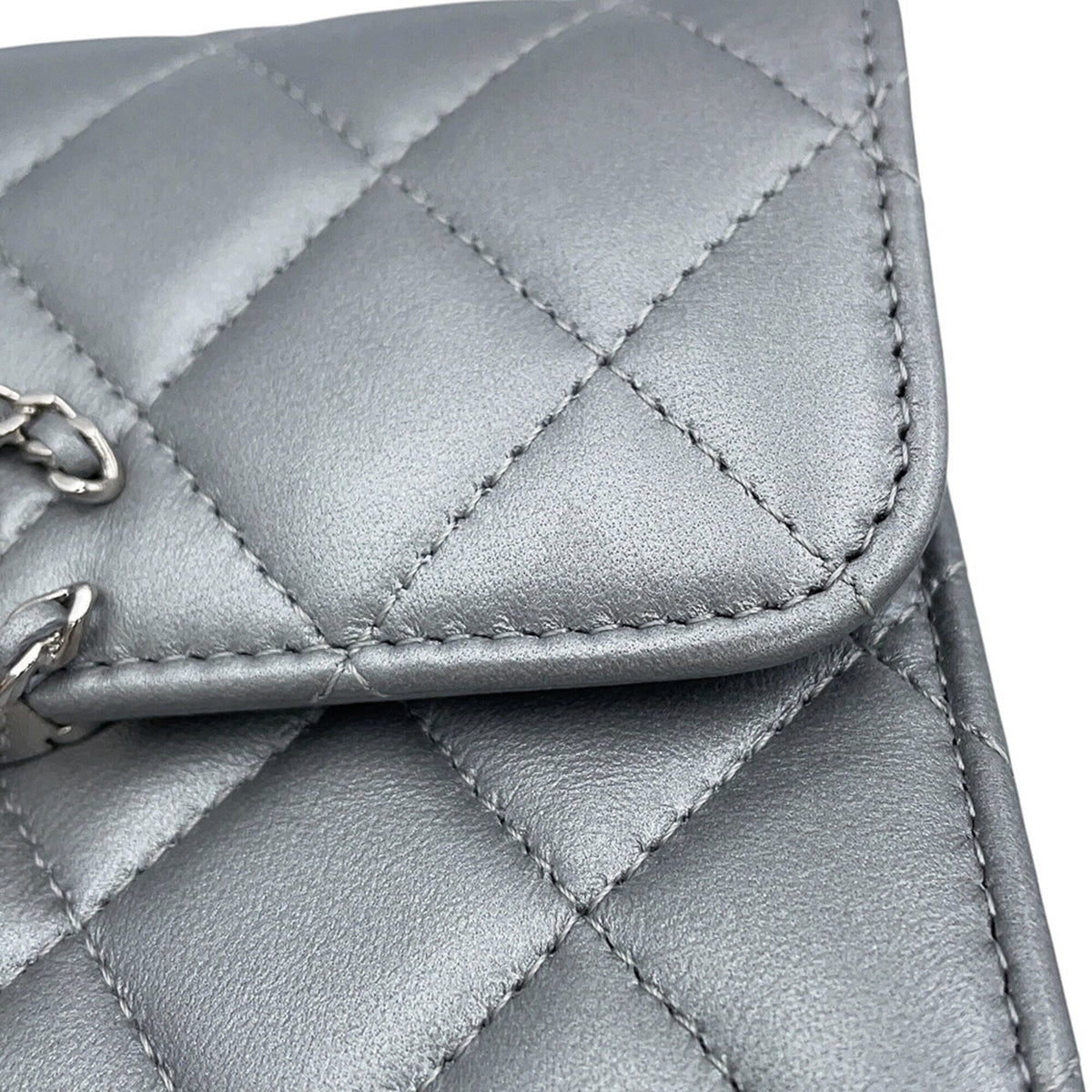 Chanel Matelasse Silver Leather Handbag Shoulder Bag (Pre-Owned)