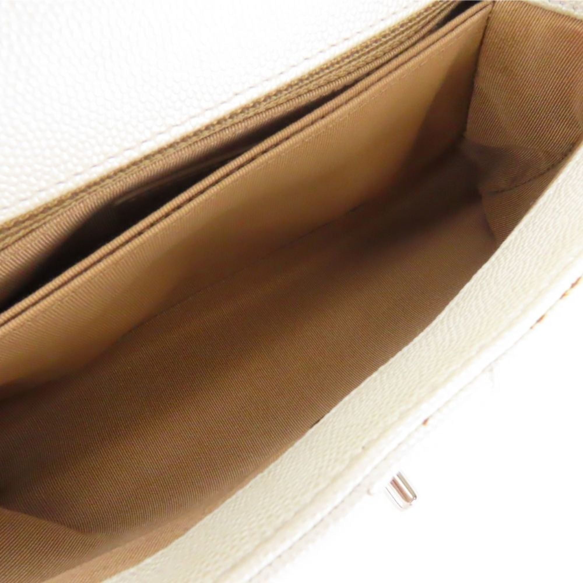Chanel Pearl White Grained Calfskin Handbag (Pre-Owned)