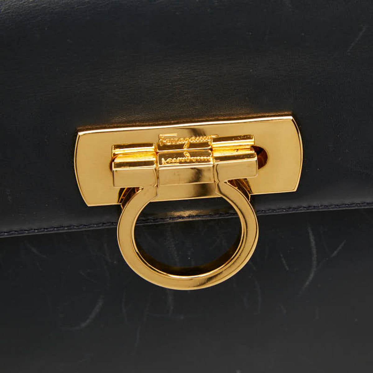 Salvatore Ferragamo Navy Leather Handbag Shoulder Bag (Pre-Owned)