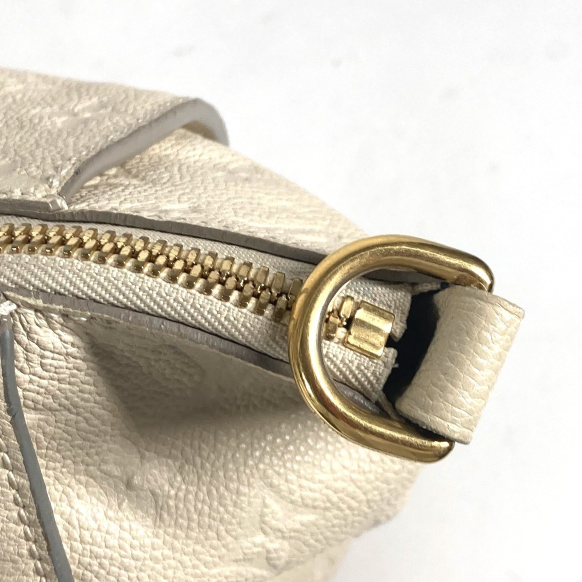 Louis Vuitton Neige White Monogram Empreinte Shoulder Bag Tote Bag (Pre-Owned)