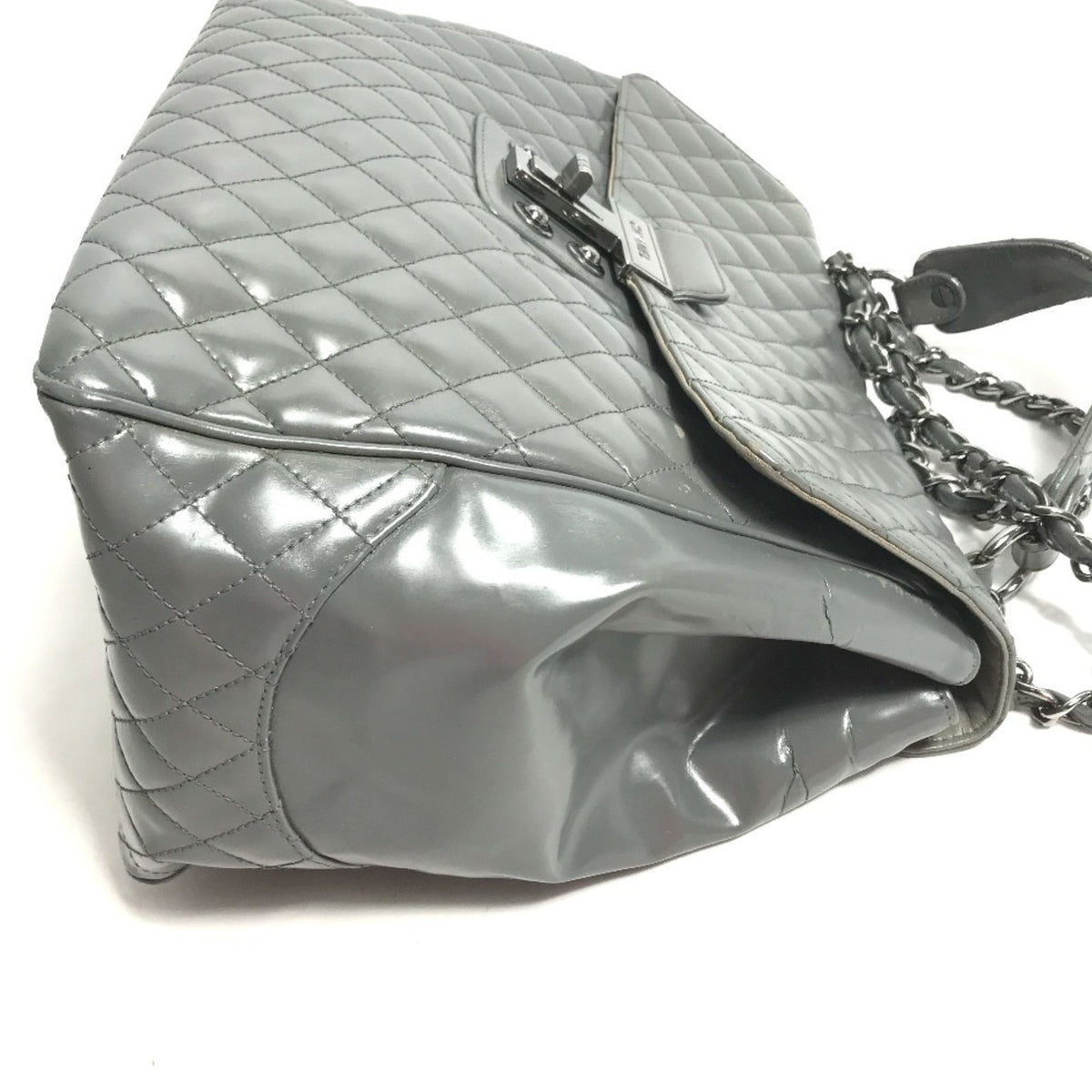 Chanel Gray Leather Handbag Shoulder Bag (Pre-Owned)