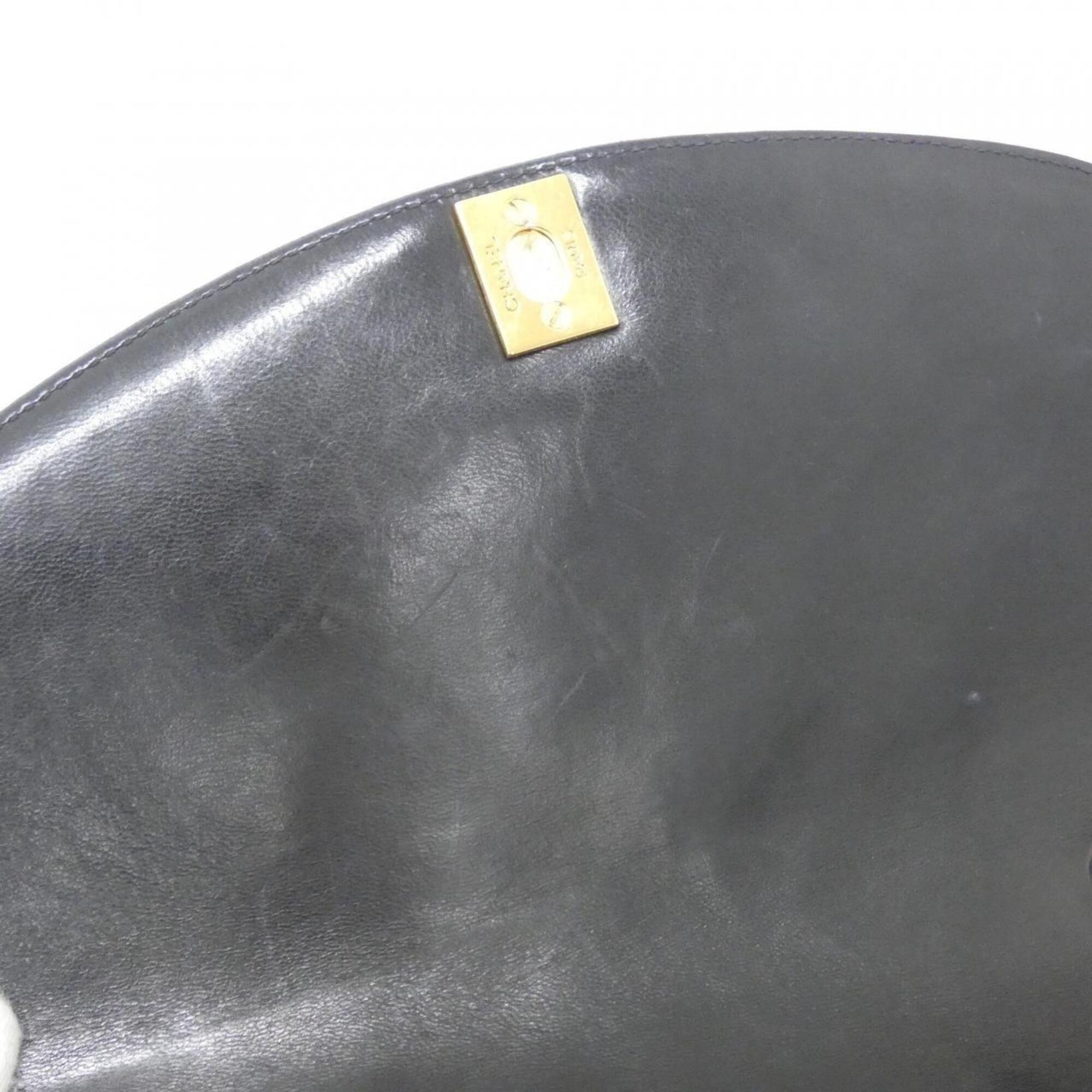 Chanel Black Leather Shoulder Bag (Pre-Owned)