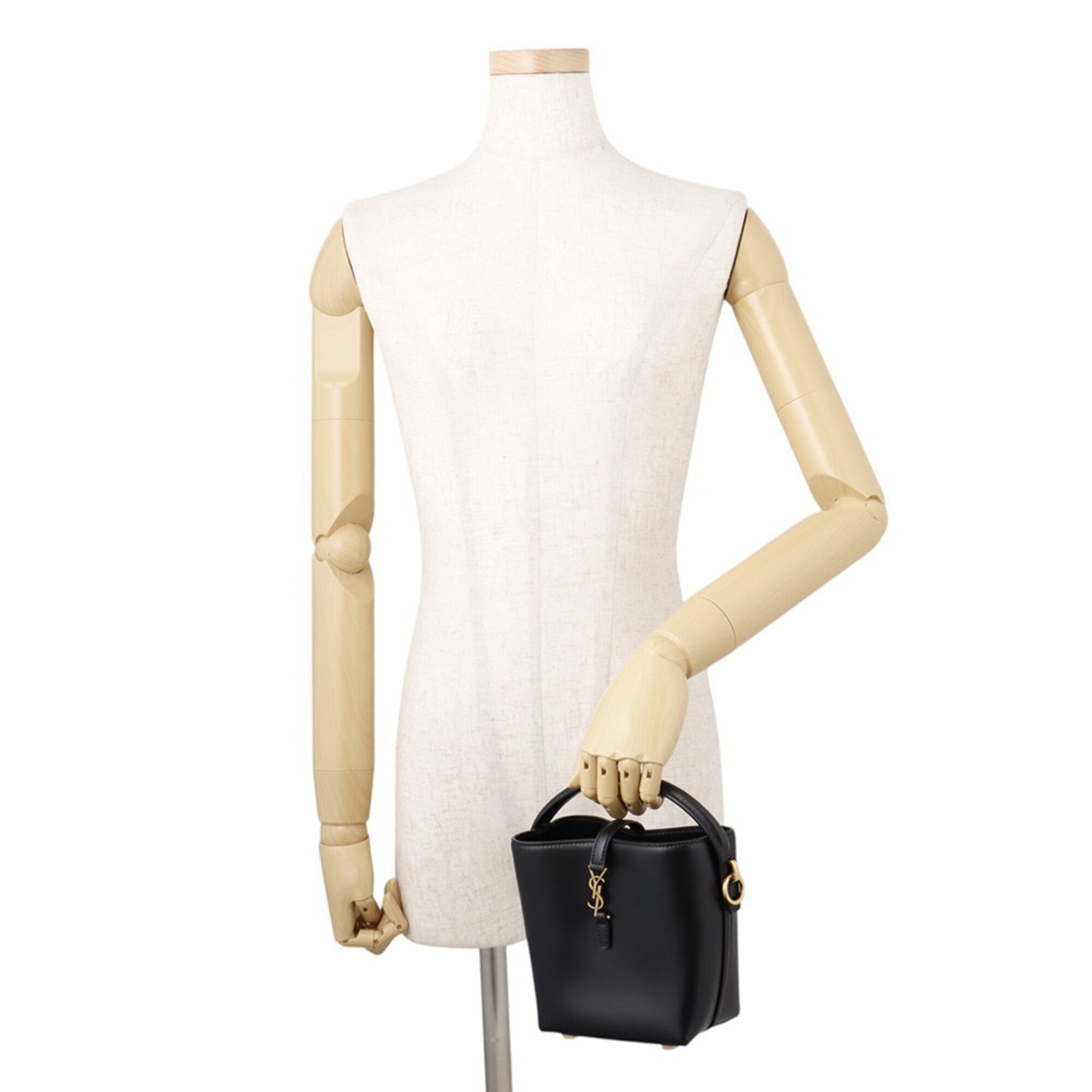 Yves Saint Laurent Black Leather Handbag (Pre-Owned)