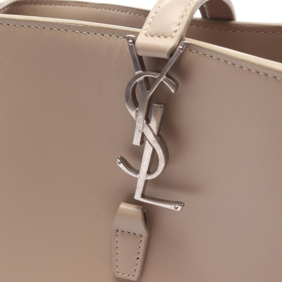 Yves Saint Laurent Beige Leather Handbag (Pre-Owned)
