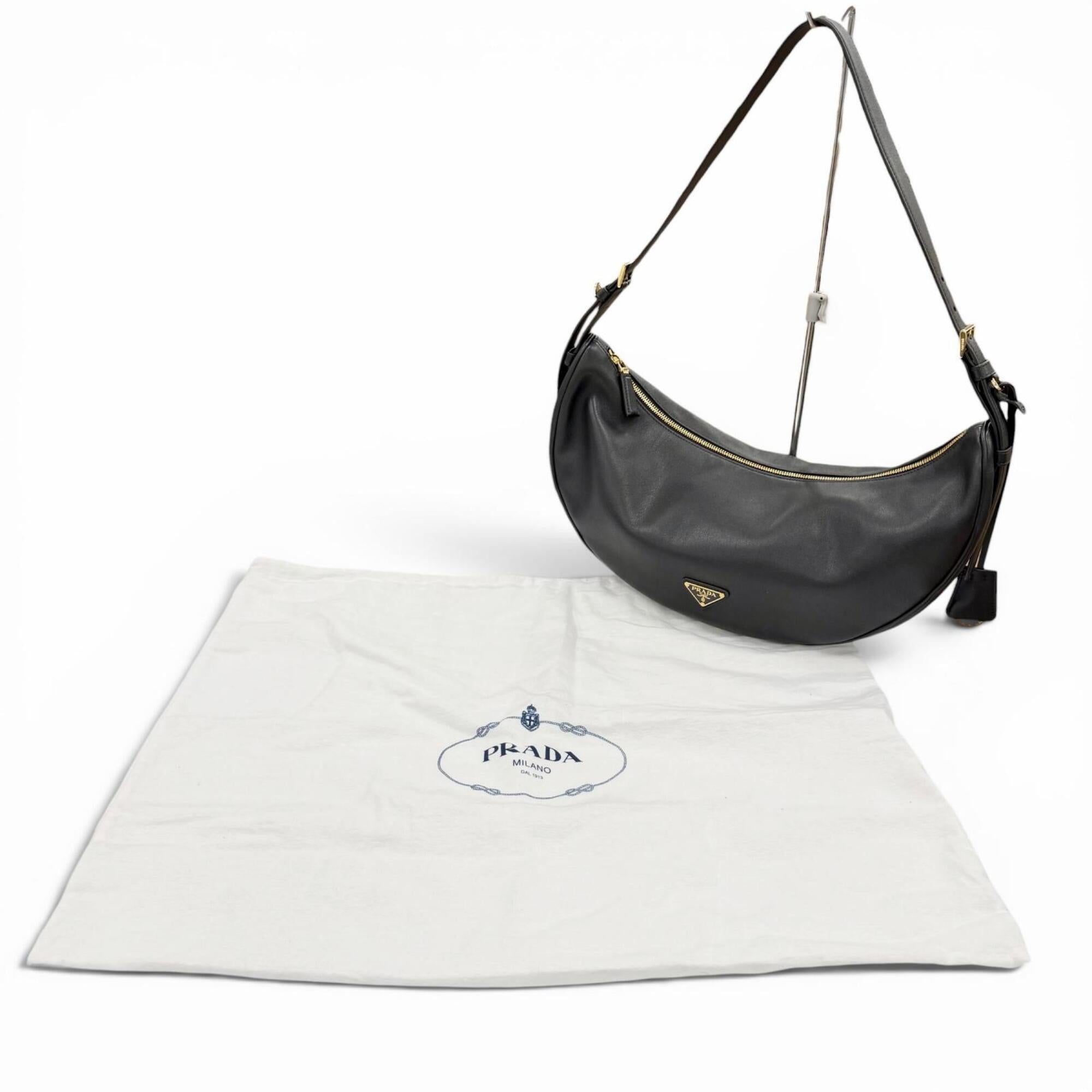 Prada Black Leather Shoulder Bag (Pre-Owned)