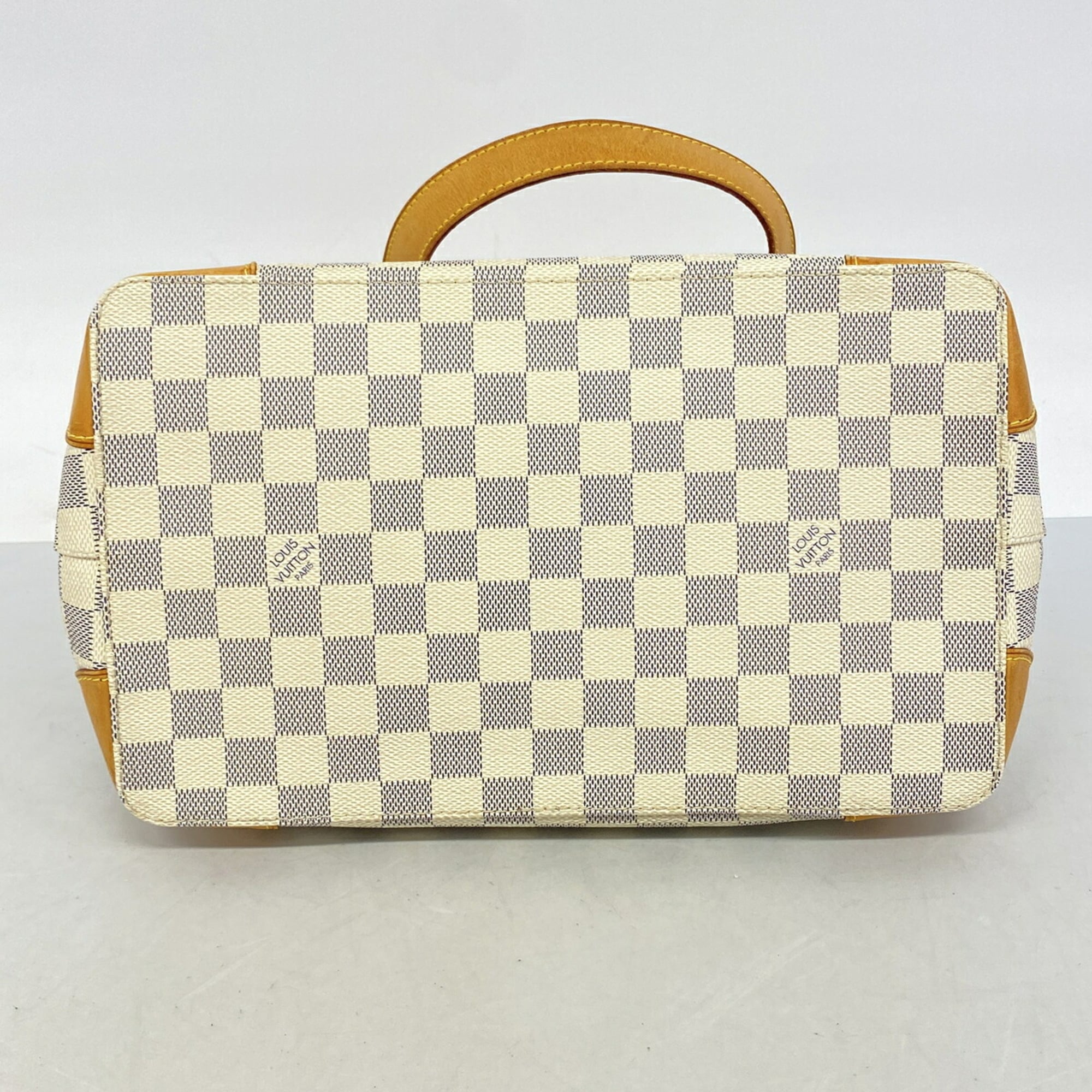 Louis Vuitton White Tote Bag (Pre-Owned)