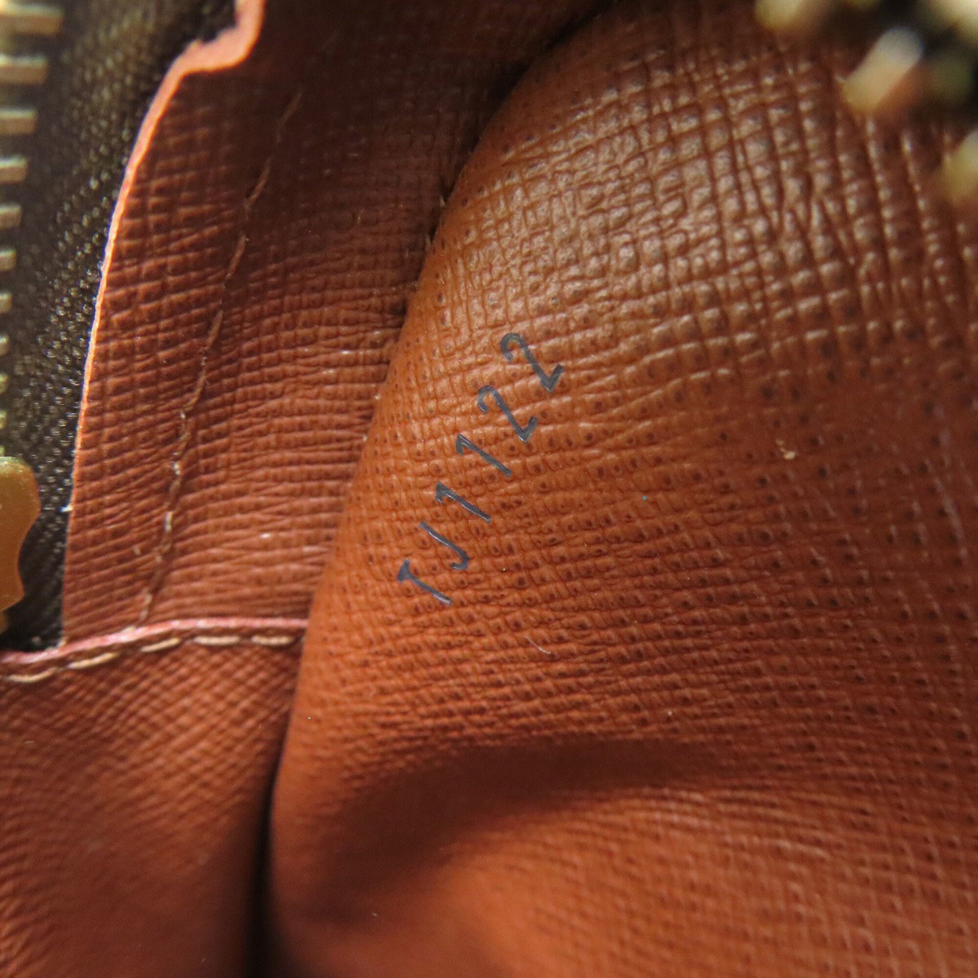 Louis Vuitton Monogram Monogram Canvas Shoulder Bag (Pre-Owned)
