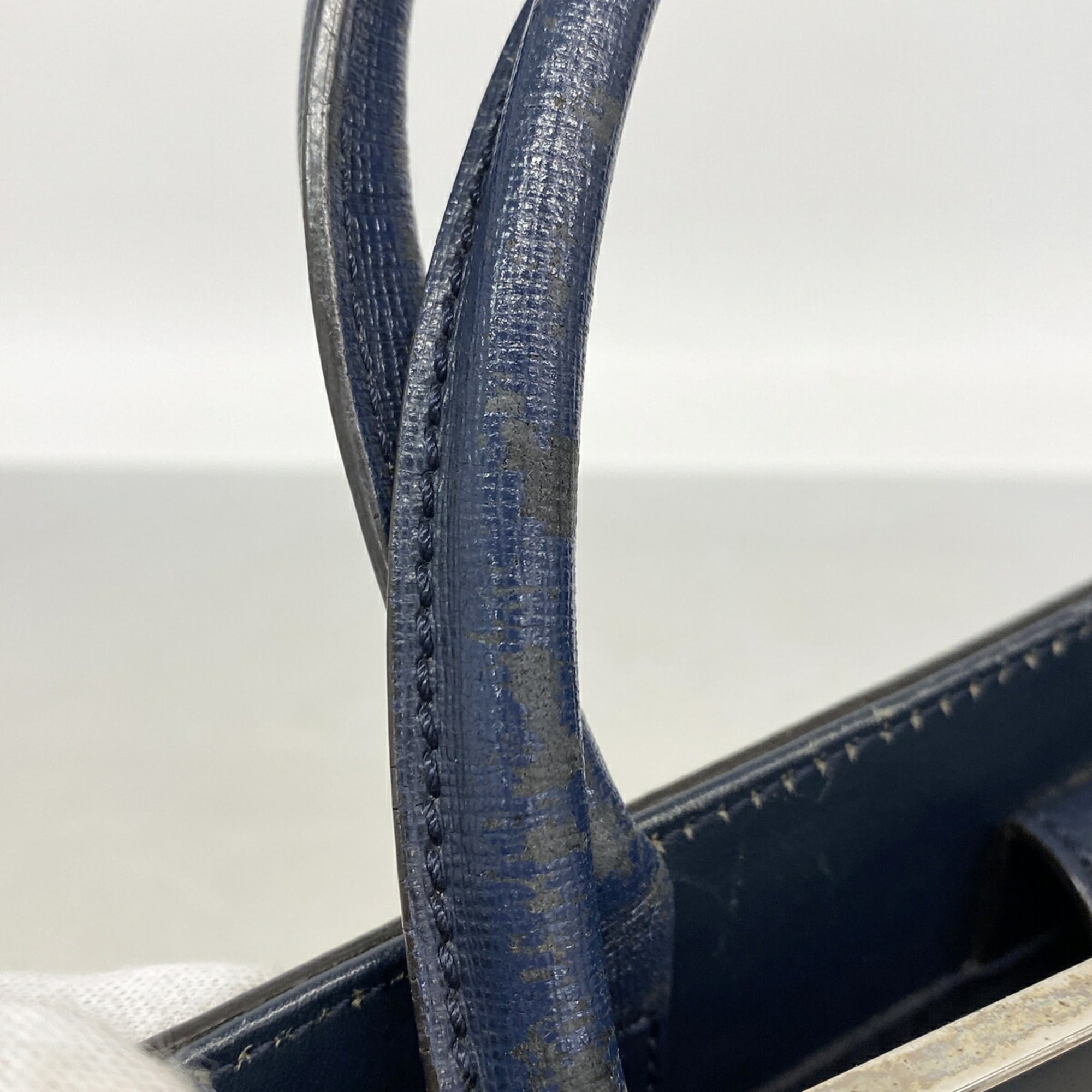 Fendi Navy Leather Handbag (Pre-Owned)