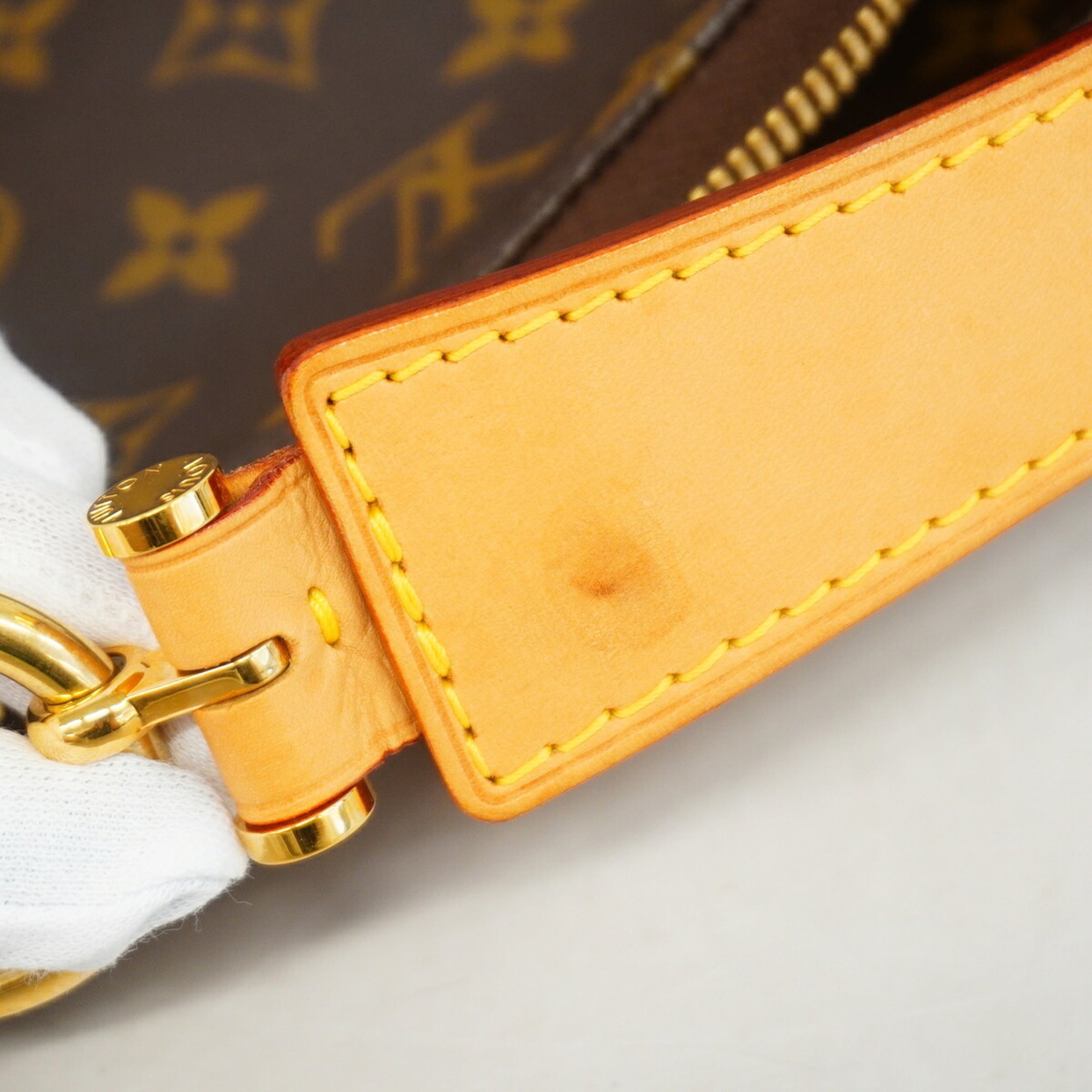 Louis Vuitton Brown Shoulder Bag (Pre-Owned)
