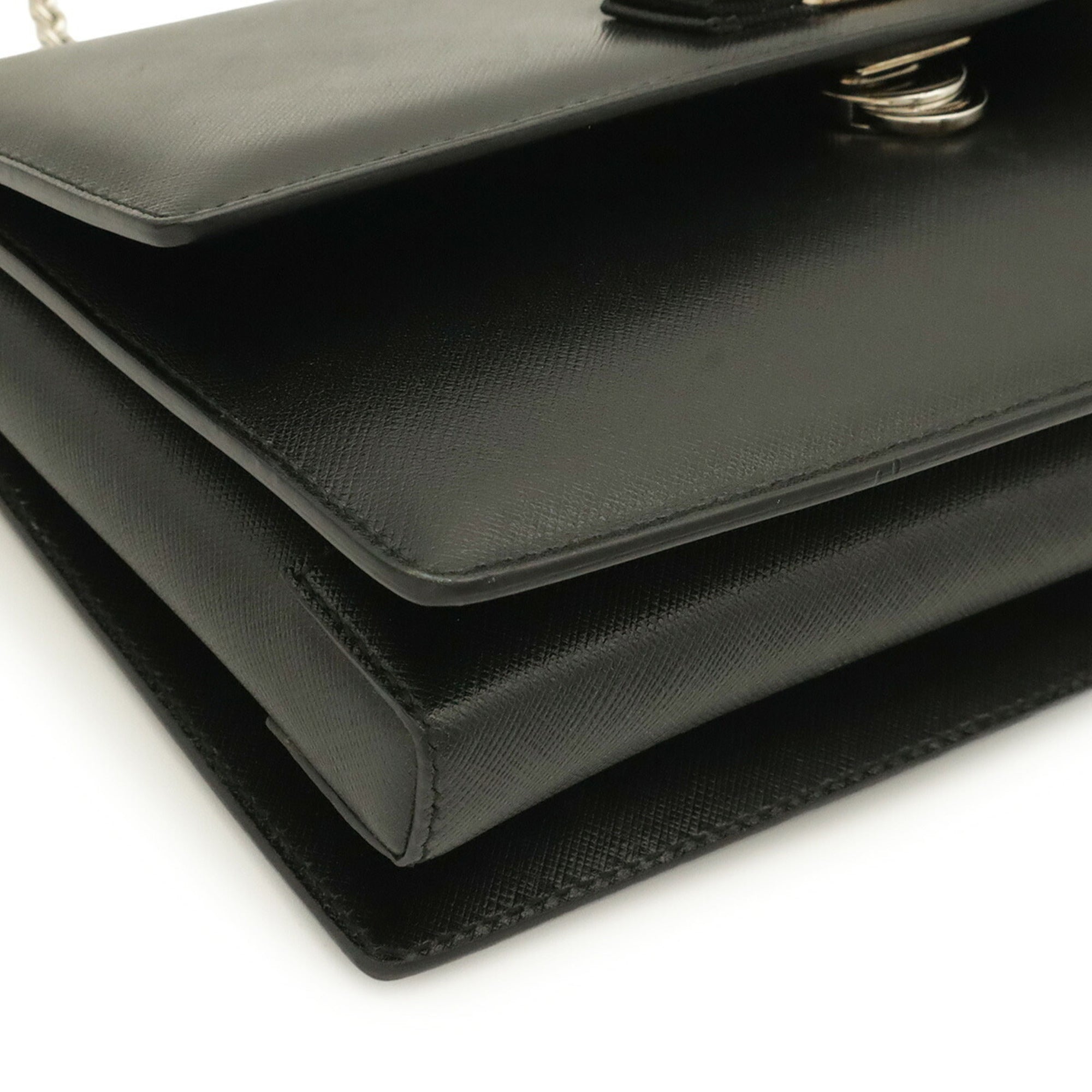 Salvatore Ferragamo Vara Black Leather Shoulder Bag (Pre-Owned)